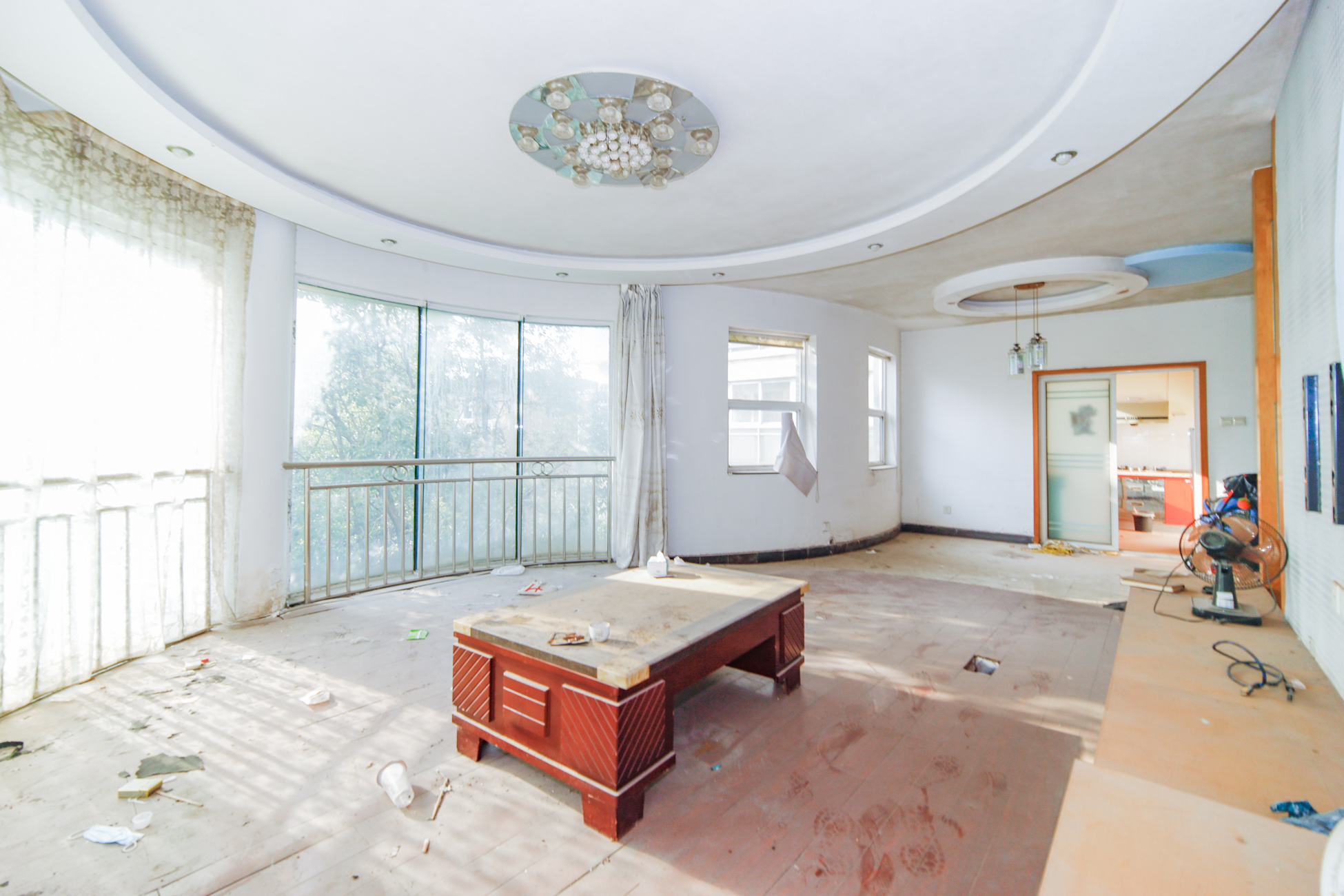 中建桂苑  4室2厅1卫   122.00万客厅