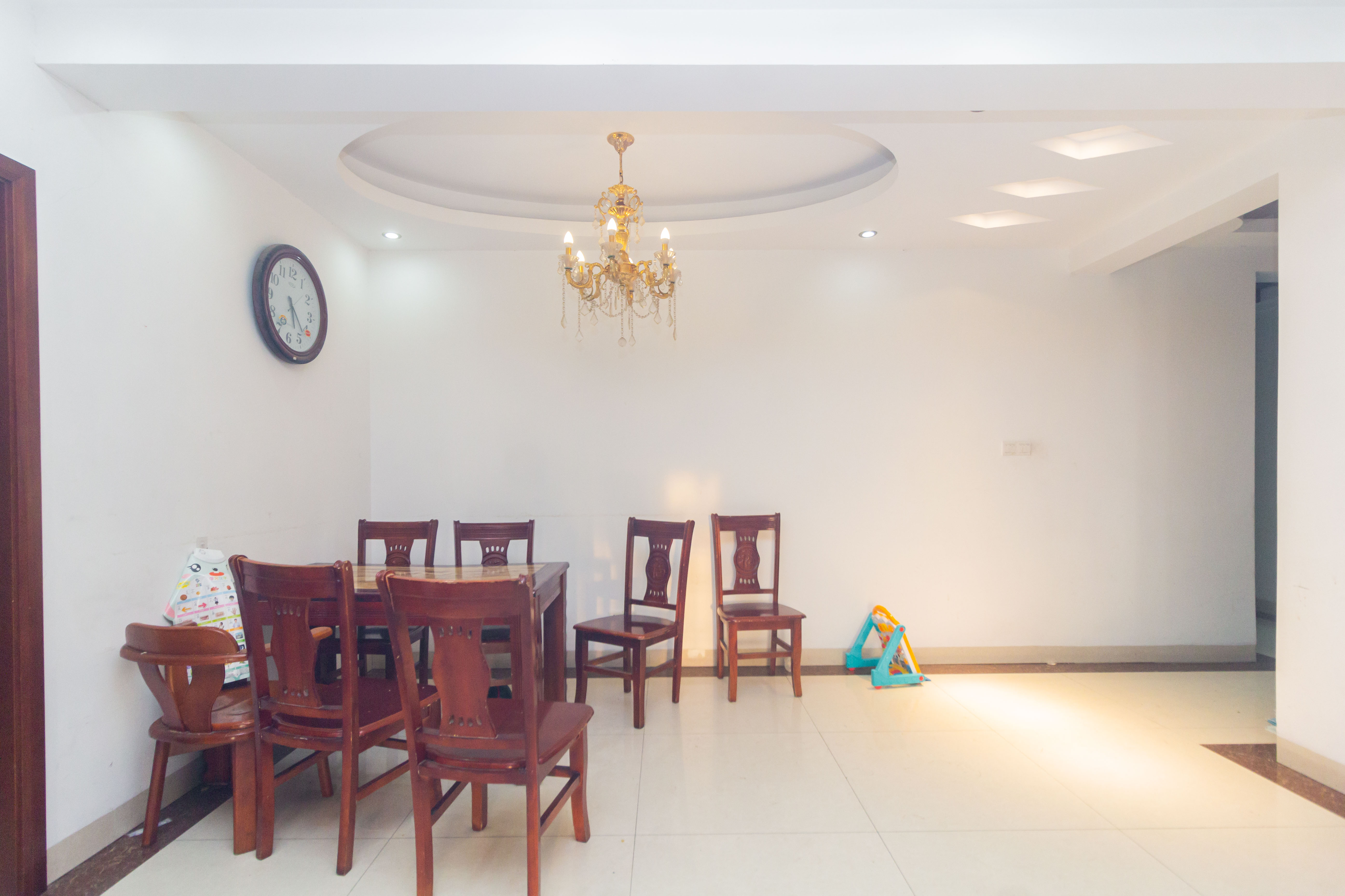 明天一城  3室2厅1卫    88.0万 明天一城  3室2厅1卫    88.0万客厅