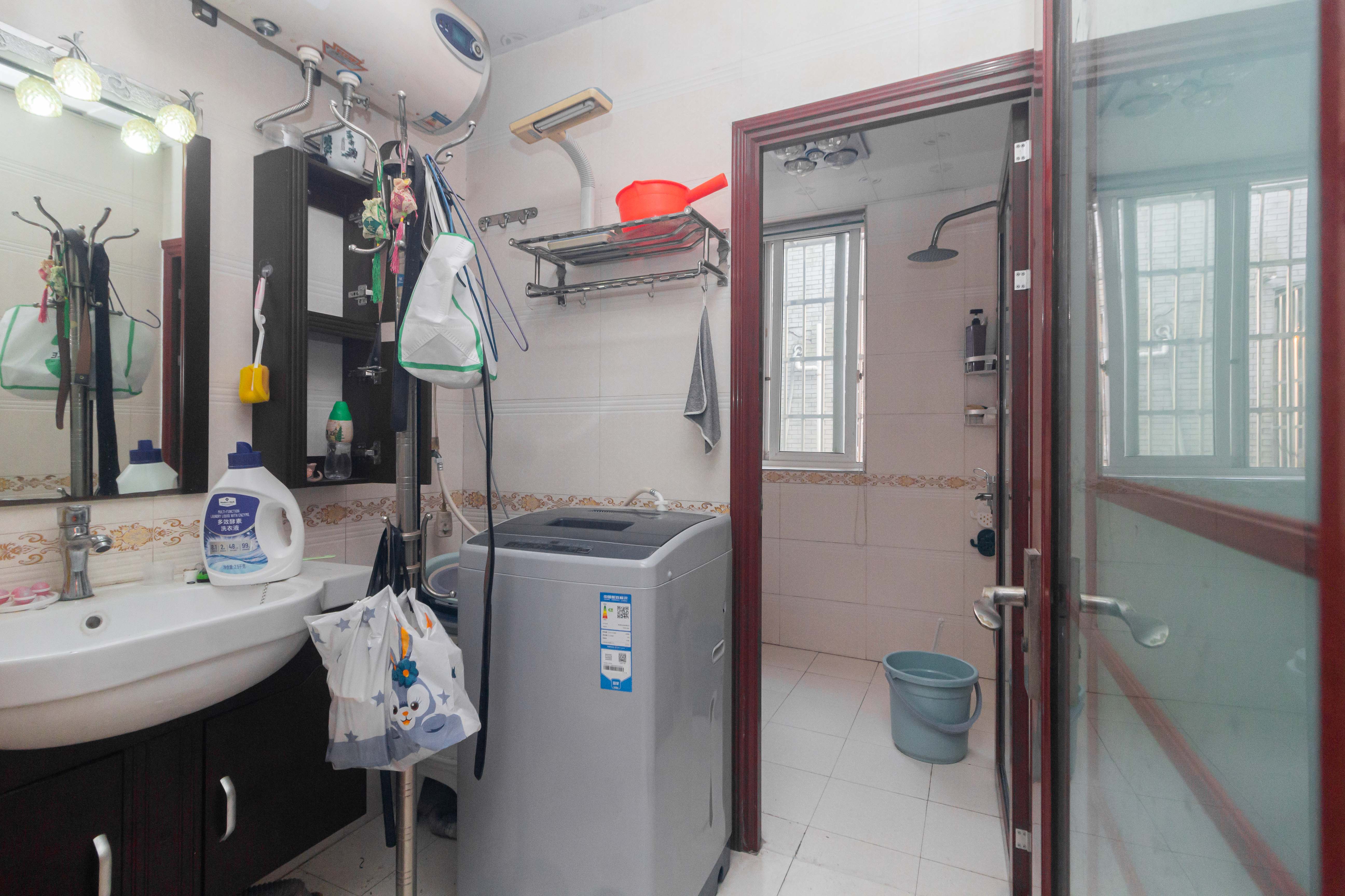 明天一城  3室2厅1卫    88.0万 明天一城  3室2厅1卫    88.0万卫生间