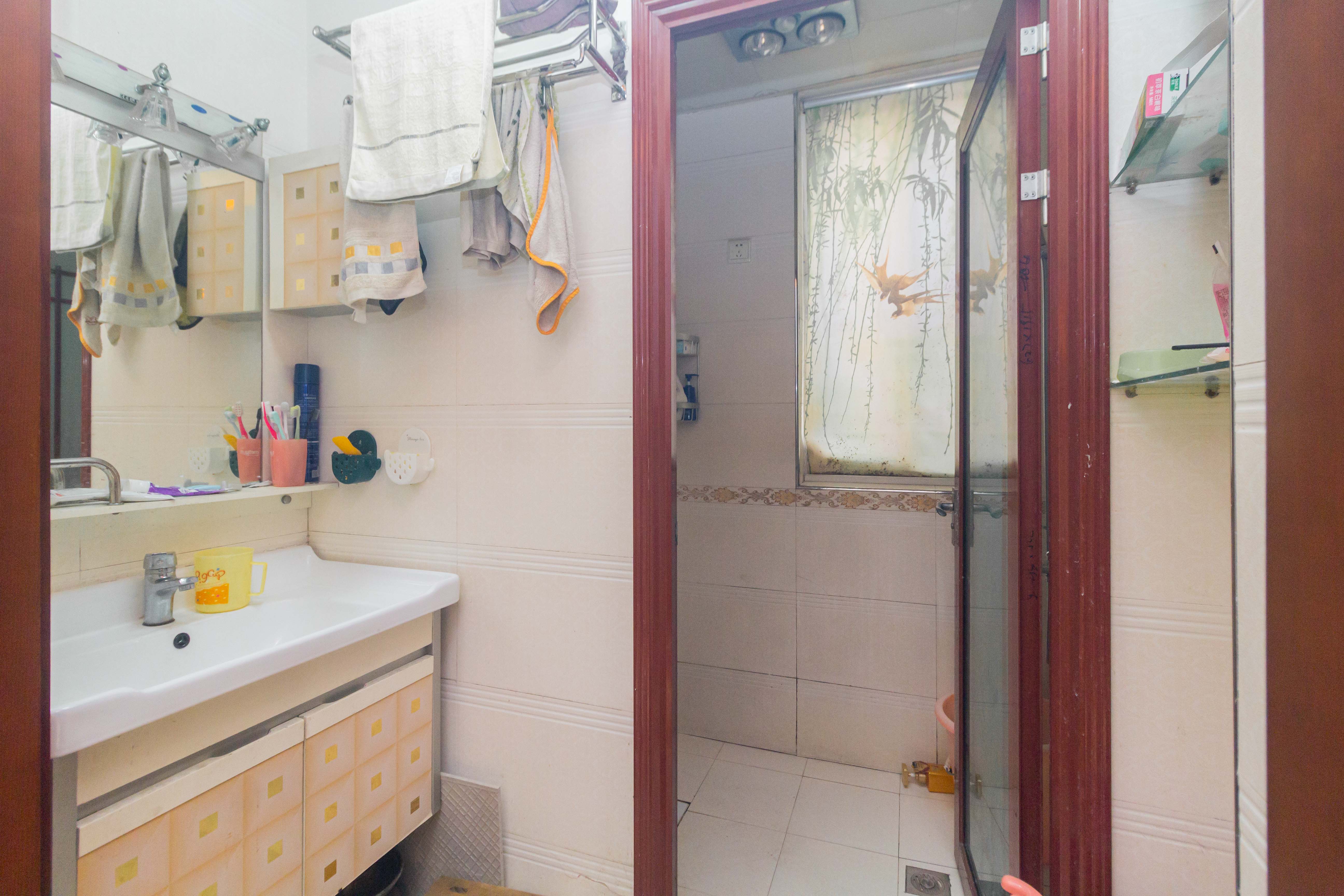 明天一城  3室2厅1卫    88.0万 明天一城  3室2厅1卫    88.0万卫生间