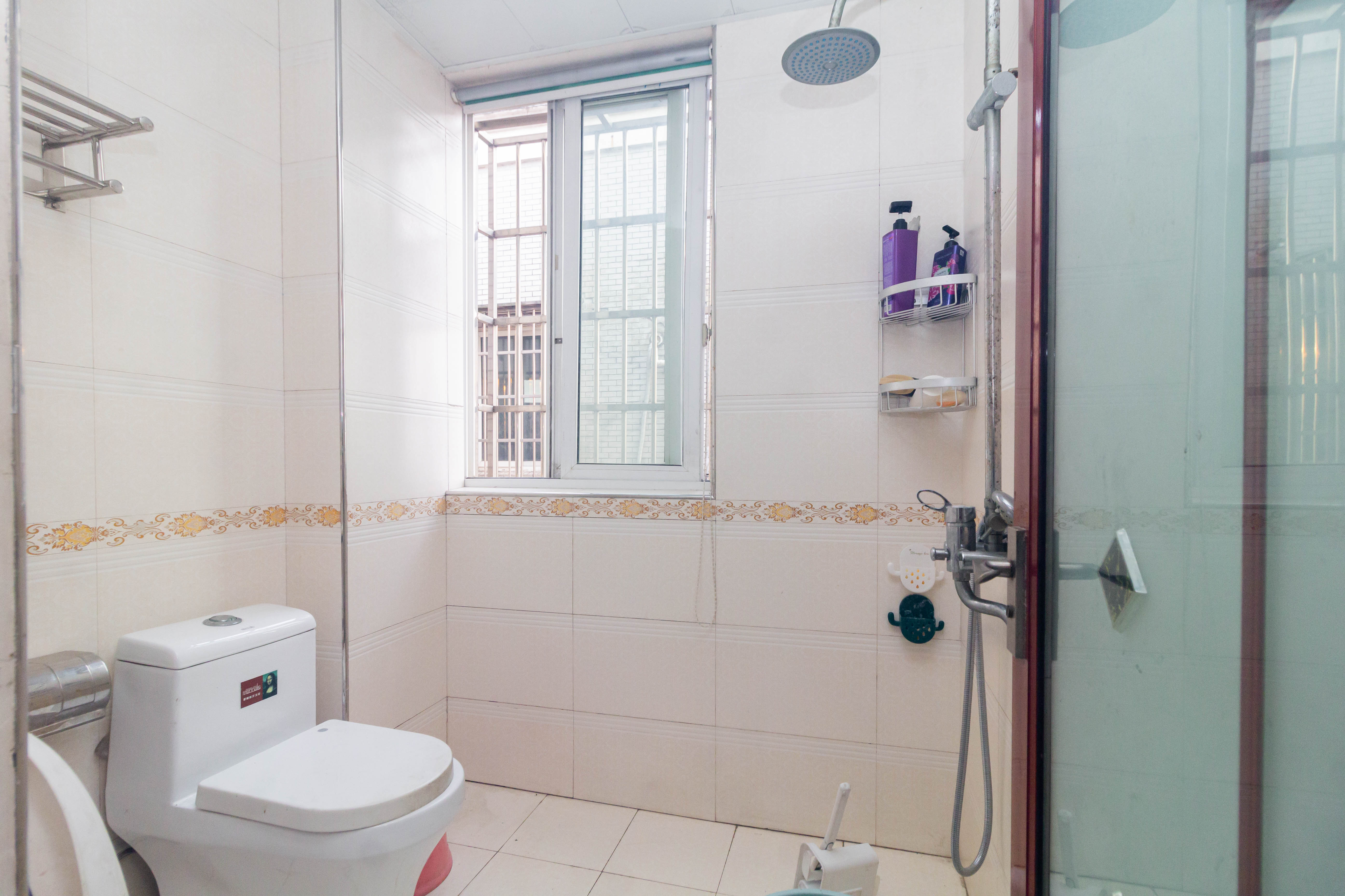 明天一城  3室2厅1卫    88.0万 明天一城  3室2厅1卫    88.0万卫生间