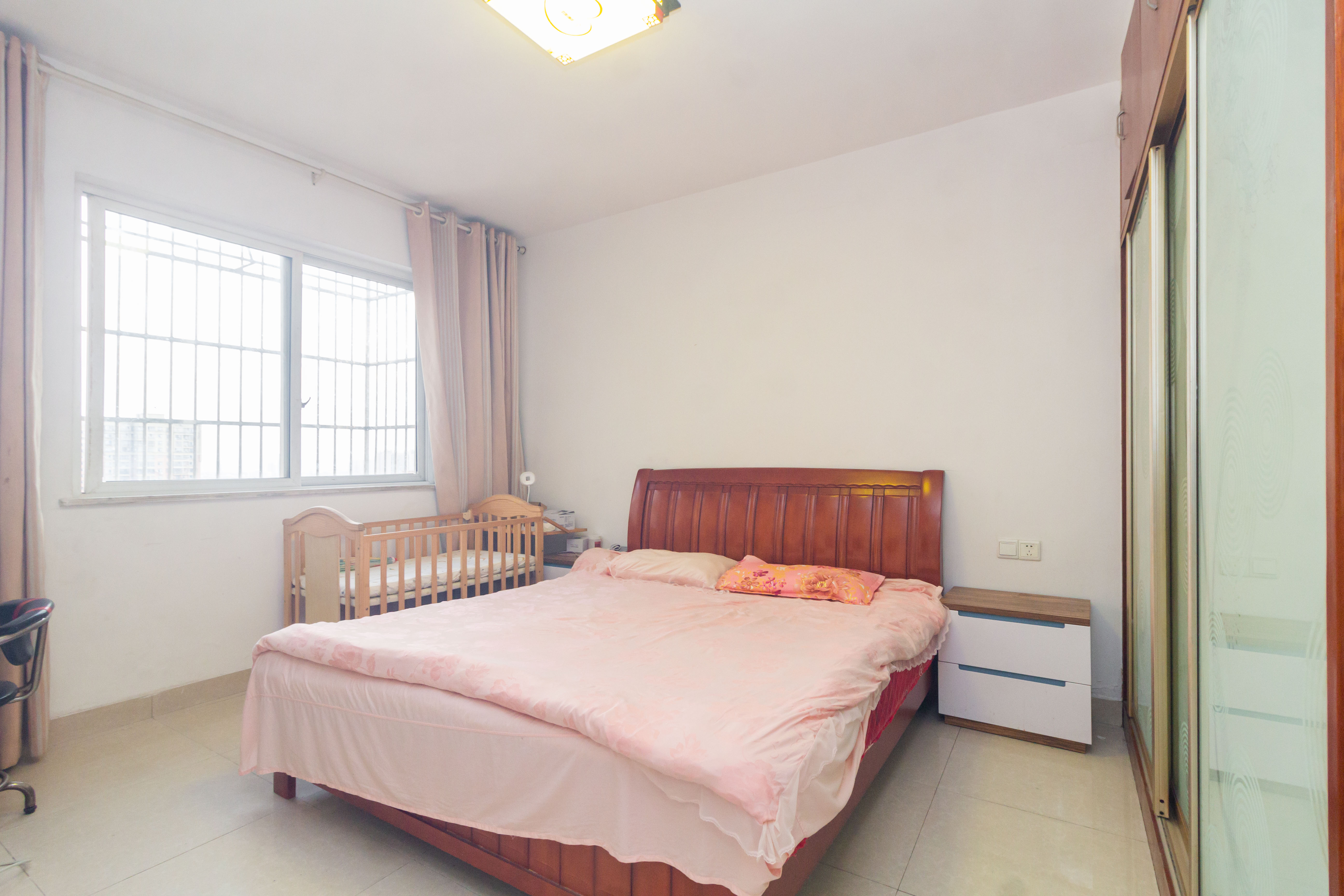 明天一城  3室2厅1卫    88.0万 明天一城  3室2厅1卫    88.0万卧室