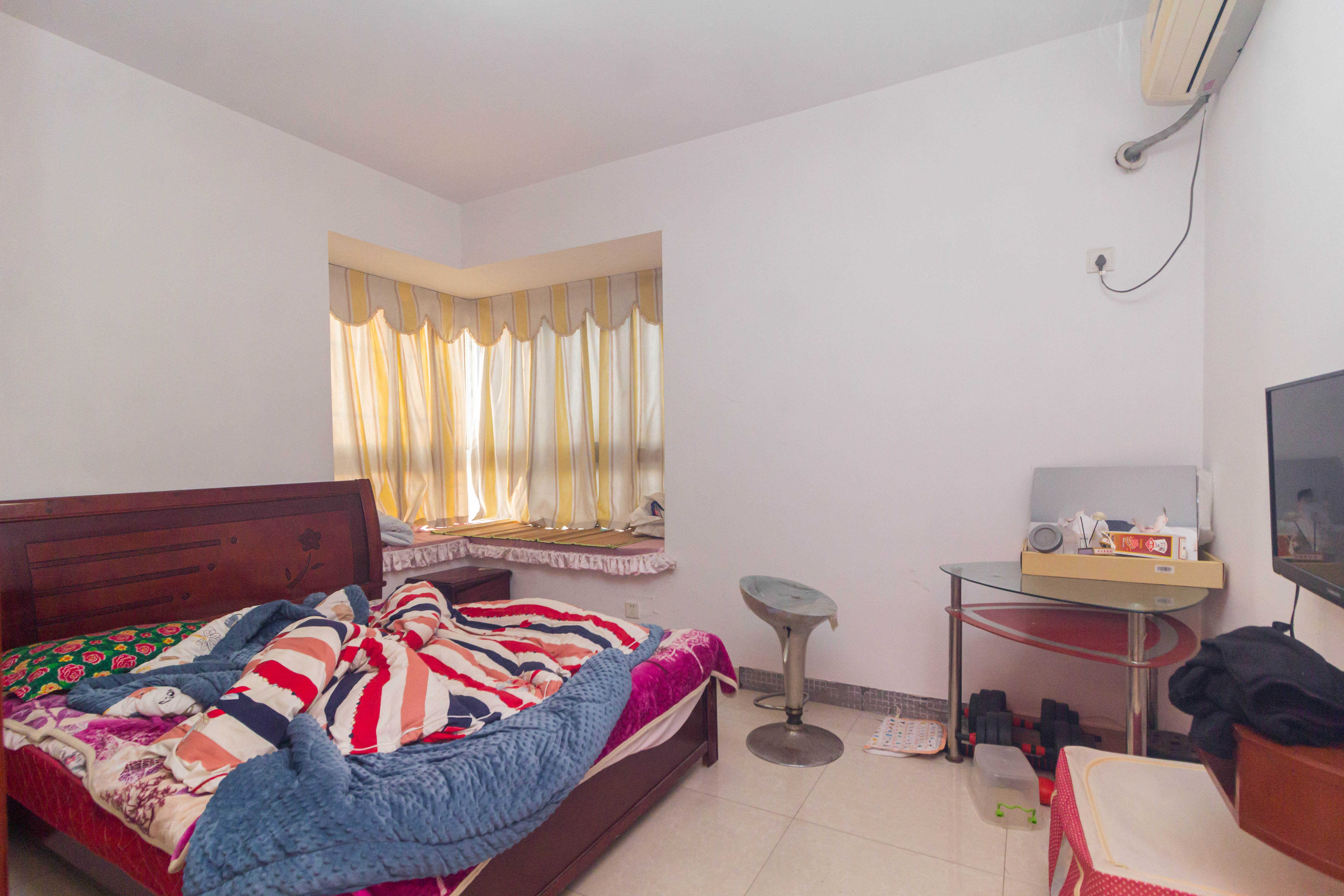 明天一城  3室2厅1卫    88.0万 明天一城  3室2厅1卫    88.0万卧室