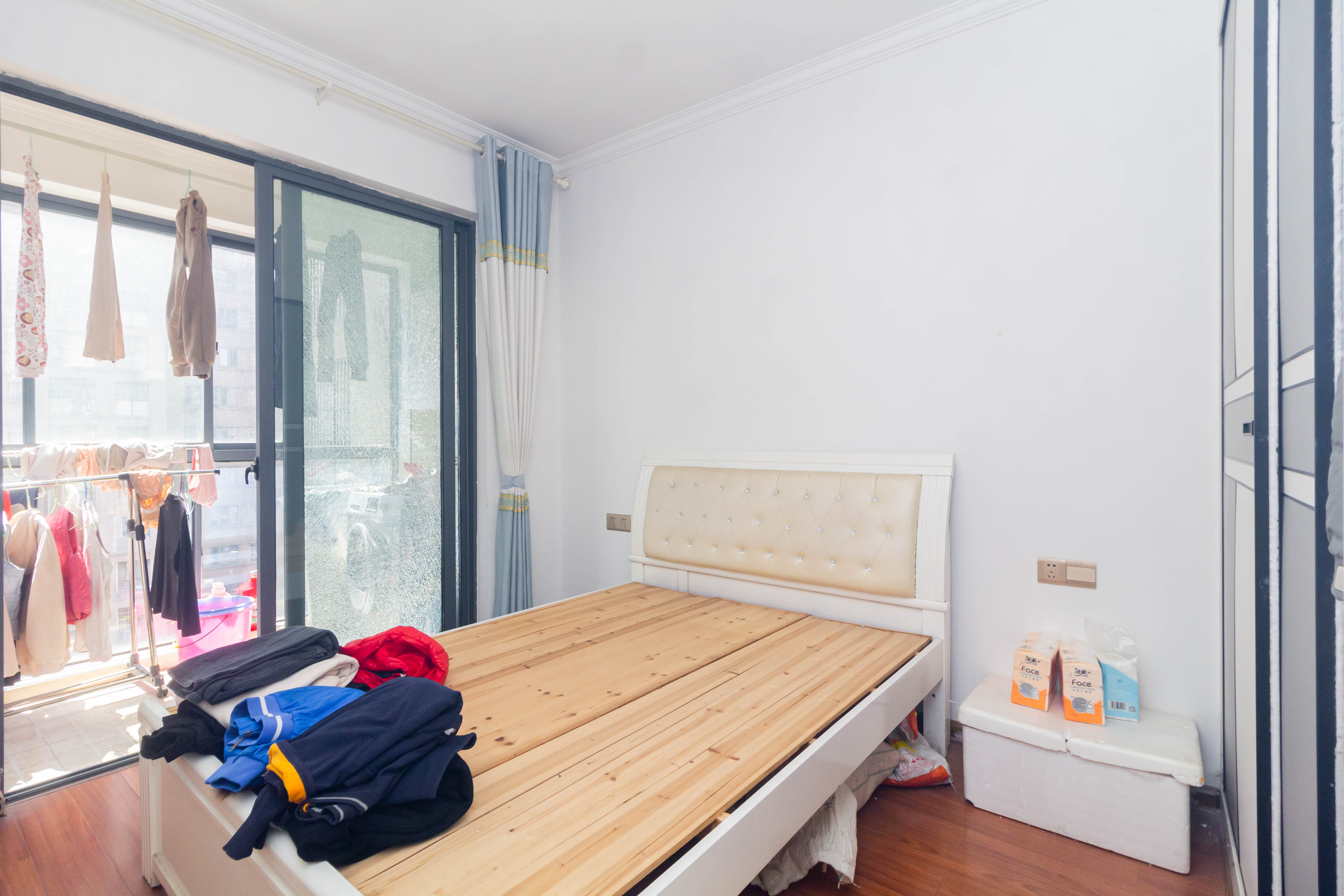 高林仕家 4室2厅2卫 96.8万 高林仕家 4室2厅2卫 96.8万卧室