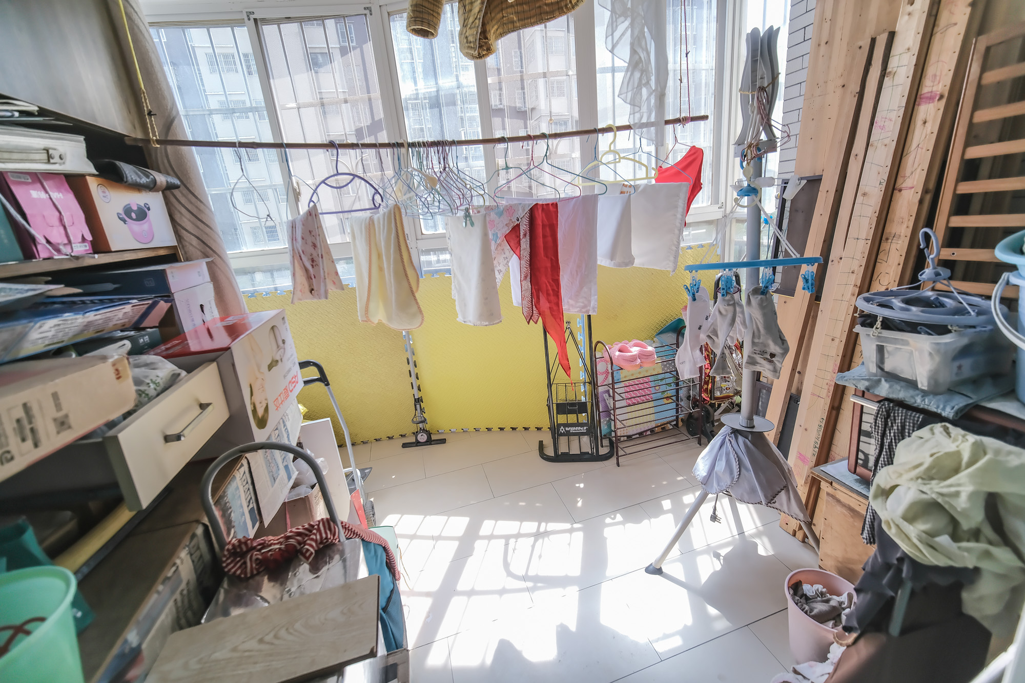 世景华庭  3室2厅2卫   76.00万阳台