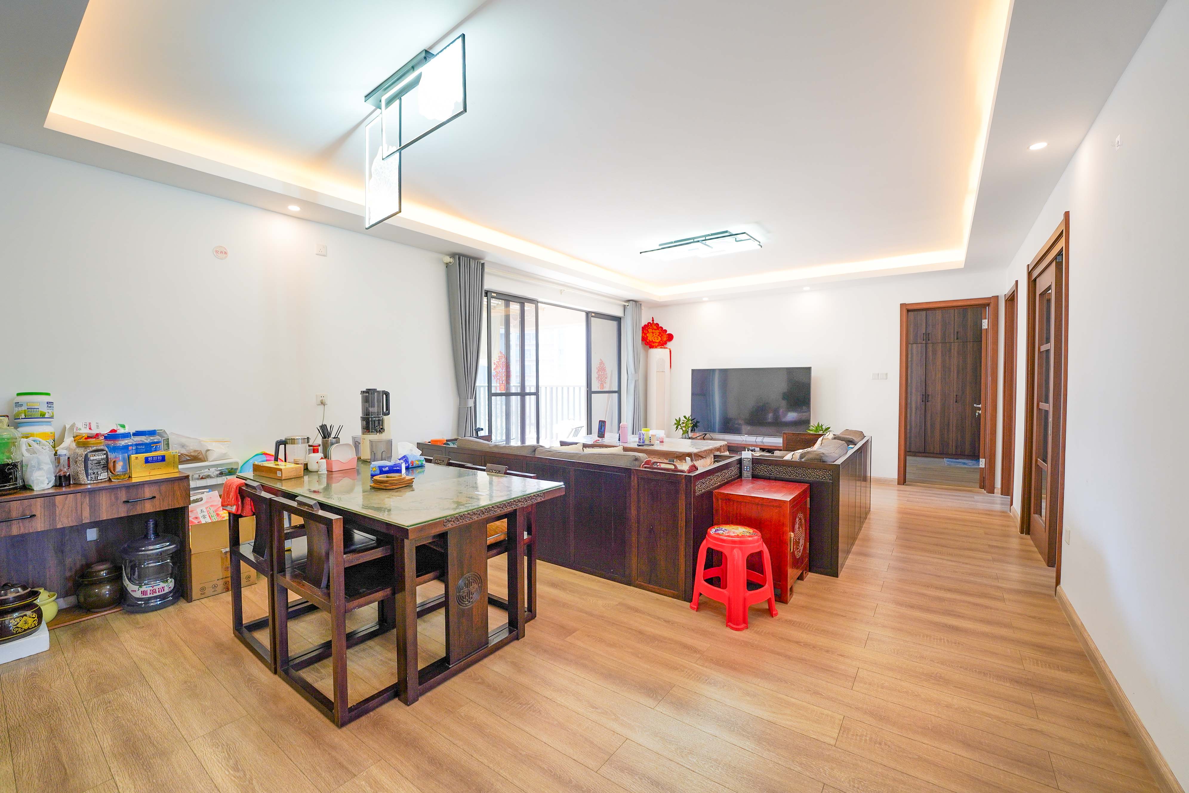 汇金城/嘉华城(二期、三期) 4室2厅2卫 138.0万 汇金城/嘉华城(二期、三期) 4室2厅2卫 138.0万客厅