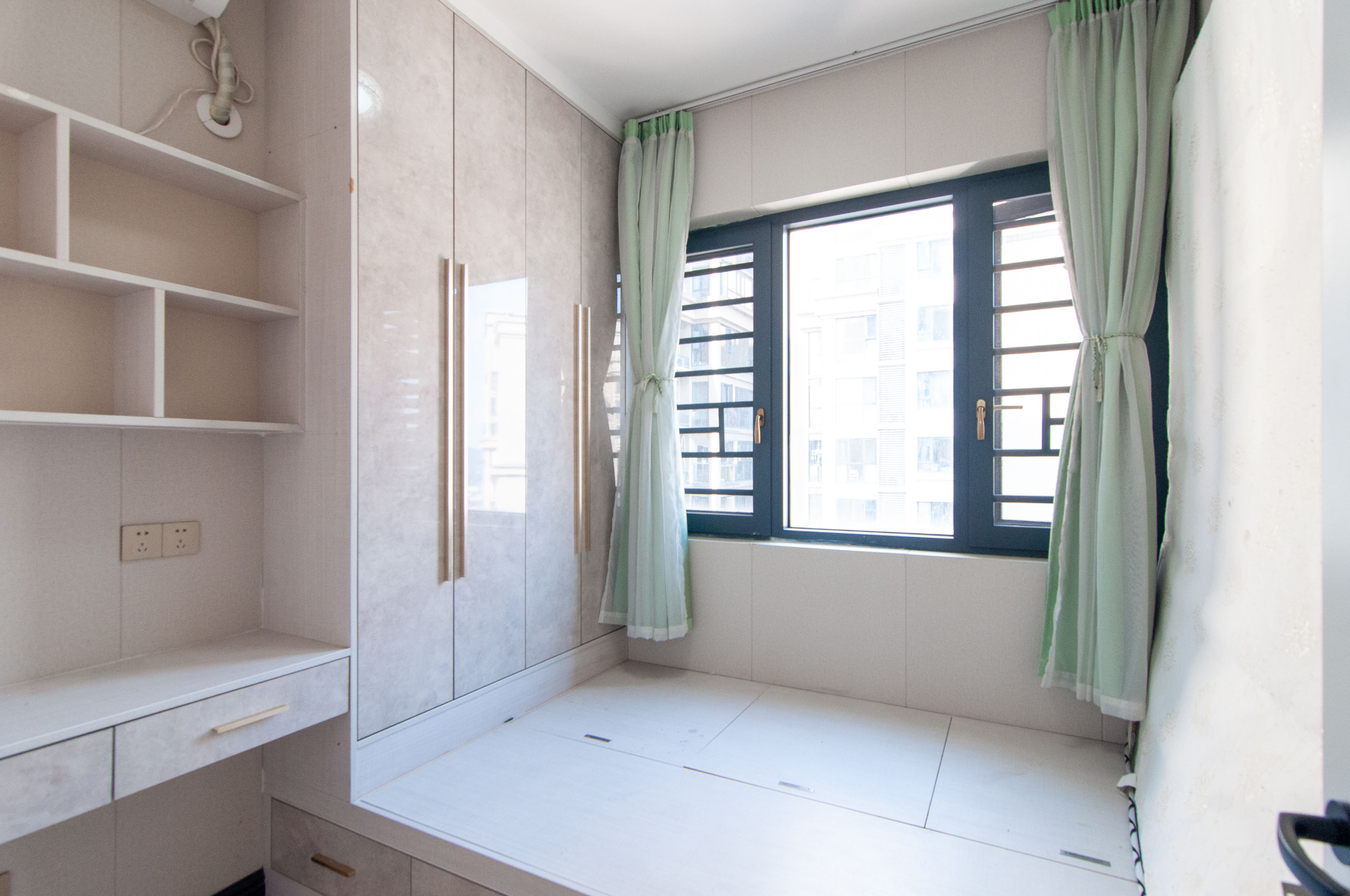 中建梅溪湖中心  3室2厅1卫    130.0万 中建梅溪湖中心  3室2厅1卫    130.0万其他