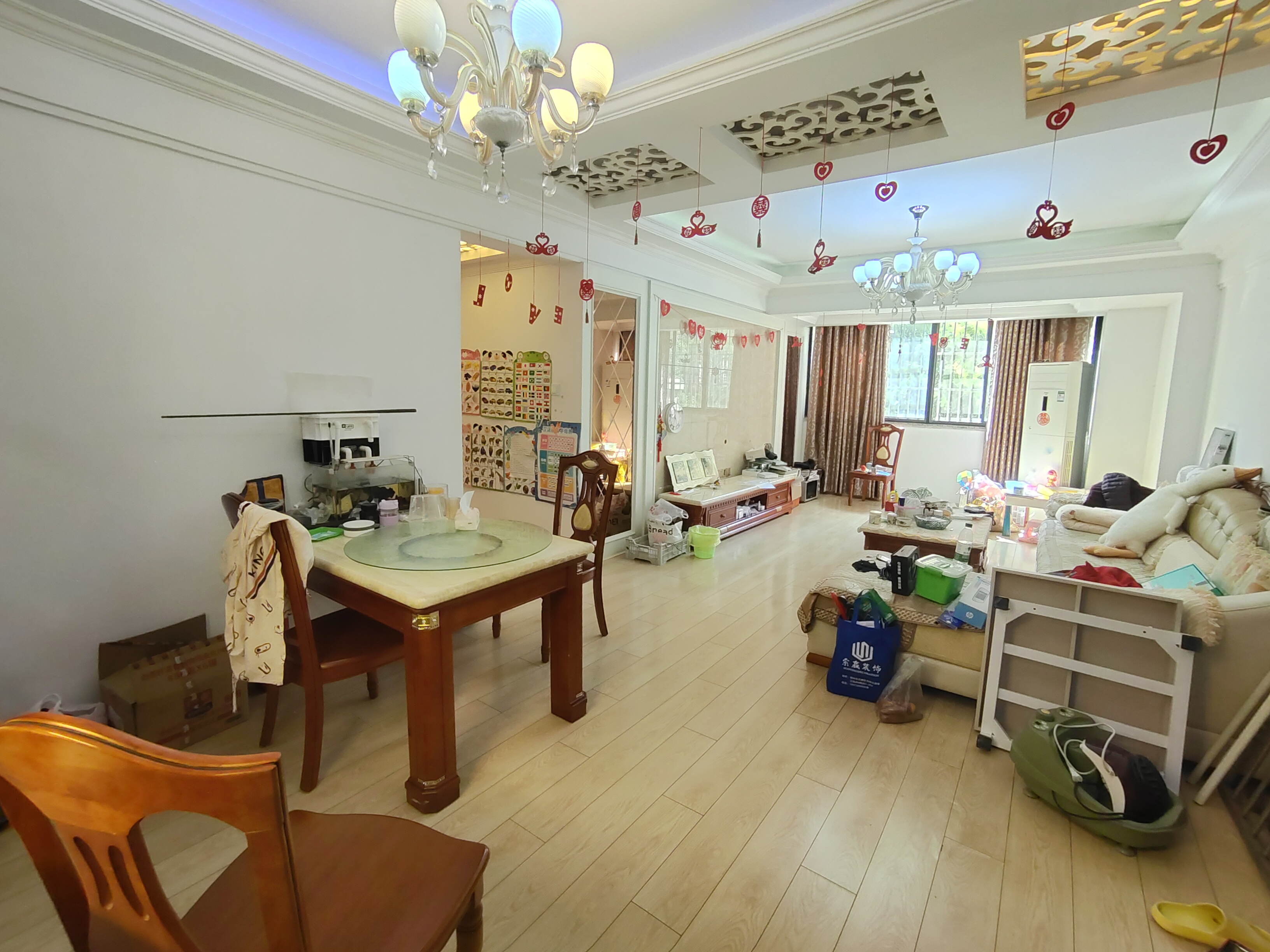 香博堡 3室2厅2卫 50.0万 香博堡 3室2厅2卫 50.0万室内图