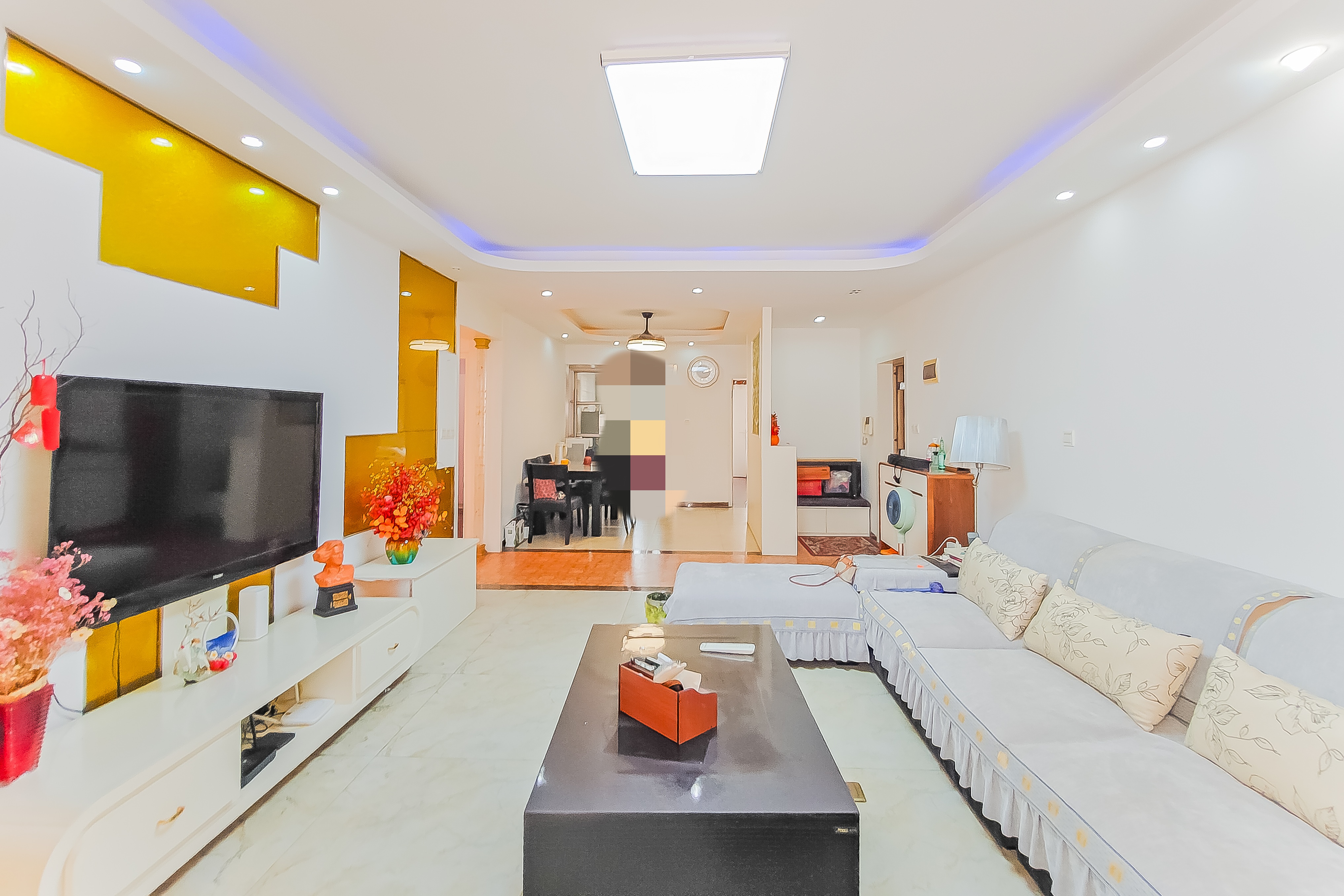 都江新城(都江新苑) 3室3厅2卫 132.0万 都江新城(都江新苑) 3室3厅2卫 132.0万客厅