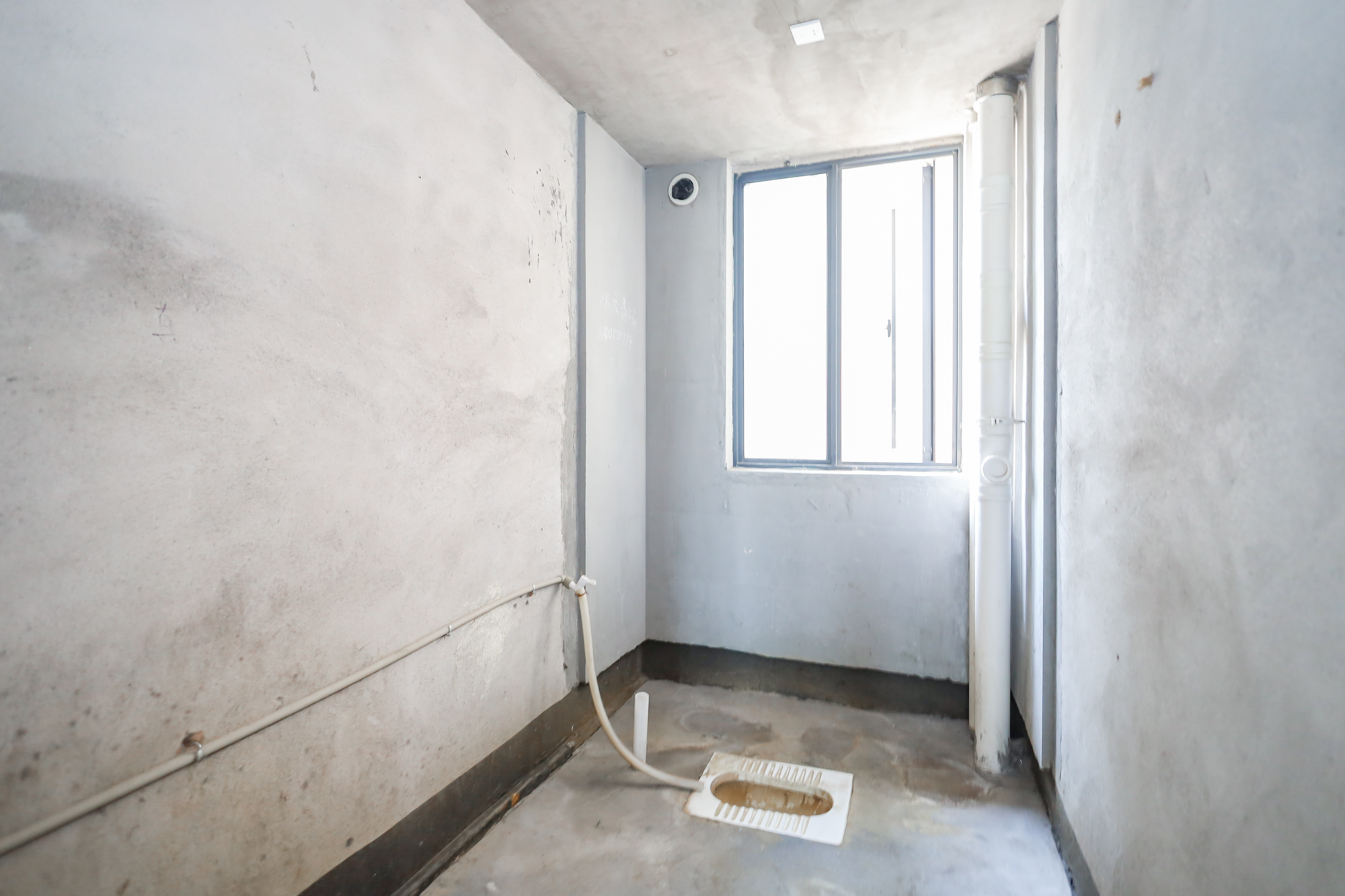 丰禧园 3室2厅2卫 128.0万 丰禧园 3室2厅2卫 128.0万卫生间