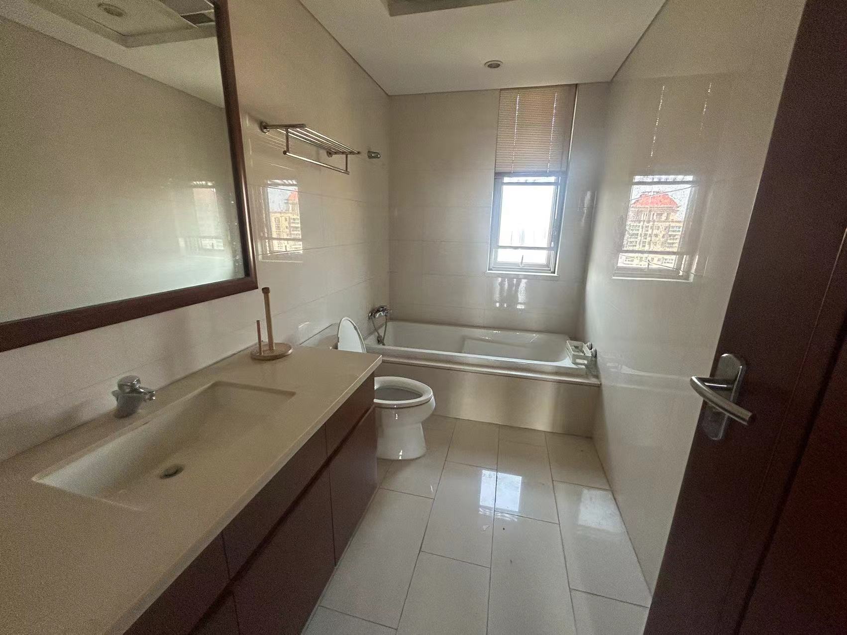 晋合湘水湾一期 4室2厅2卫 75.0万 晋合湘水湾一期 4室2厅2卫 75.0万室内图