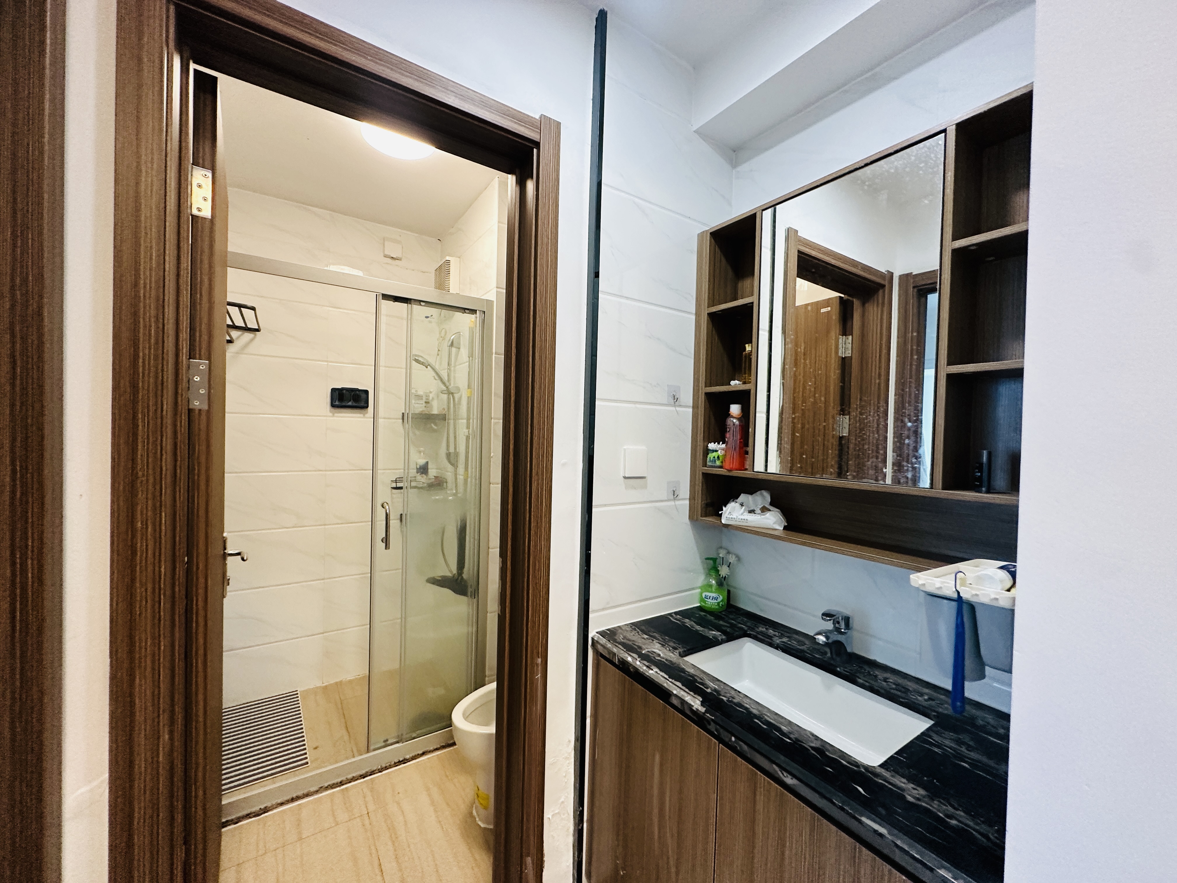 碧桂园一、二期(中央首府) 1室1厅1卫 59.0万 碧桂园一、二期(中央首府) 1室1厅1卫 59.0万其他