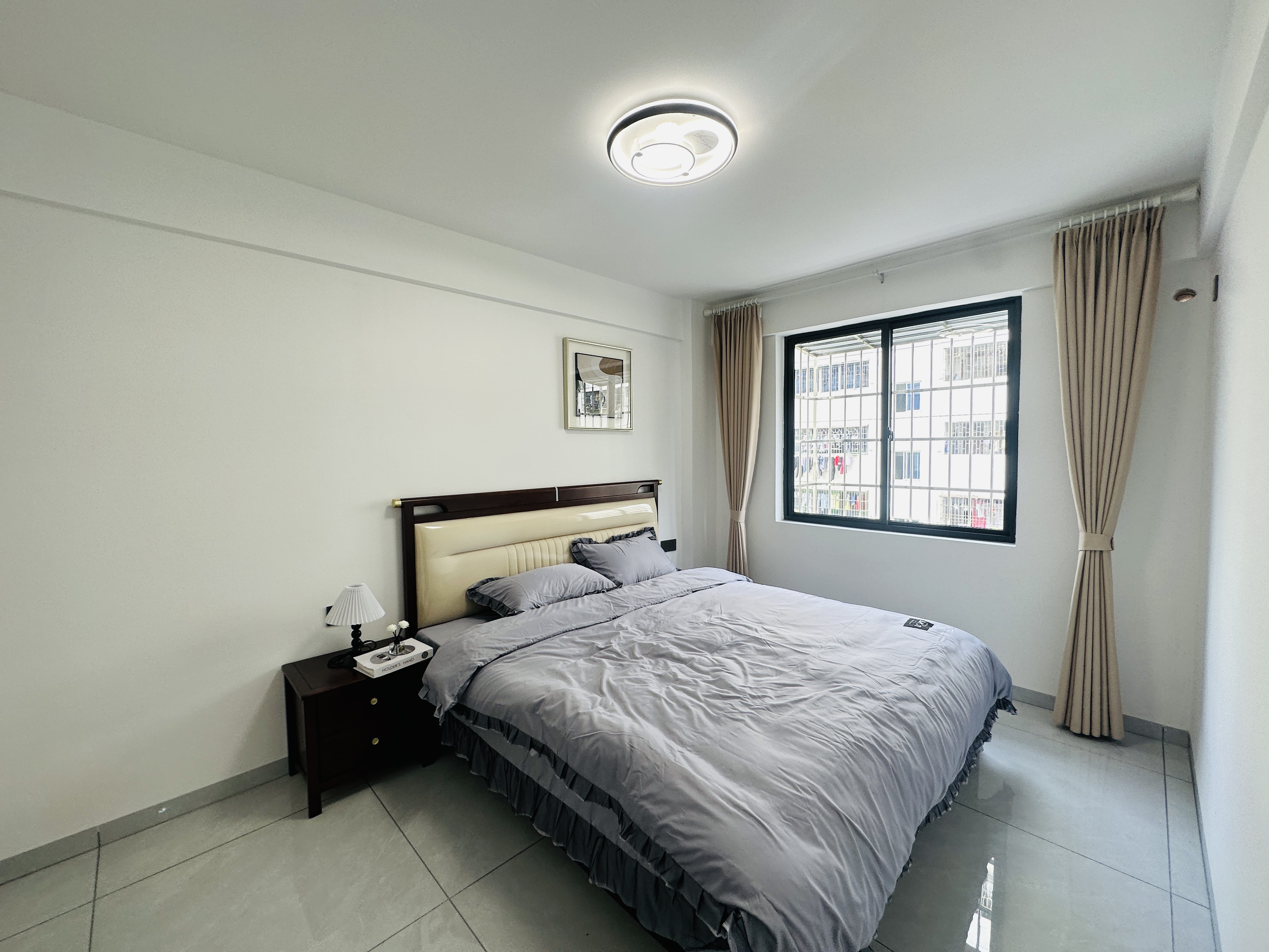 金山小区 3室2厅2卫 119.0万 金山小区 3室2厅2卫 119.0万卧室