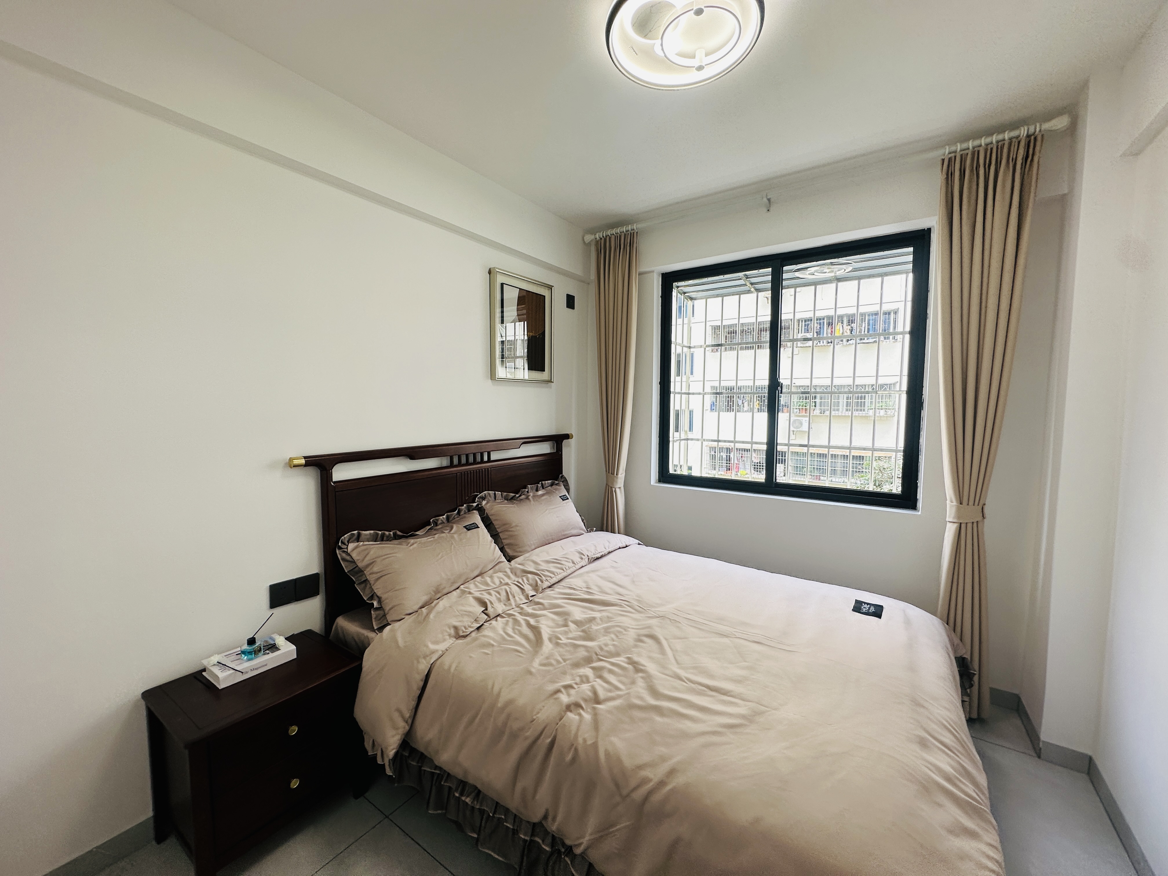 金山小区 3室2厅2卫 119.0万 金山小区 3室2厅2卫 119.0万卧室