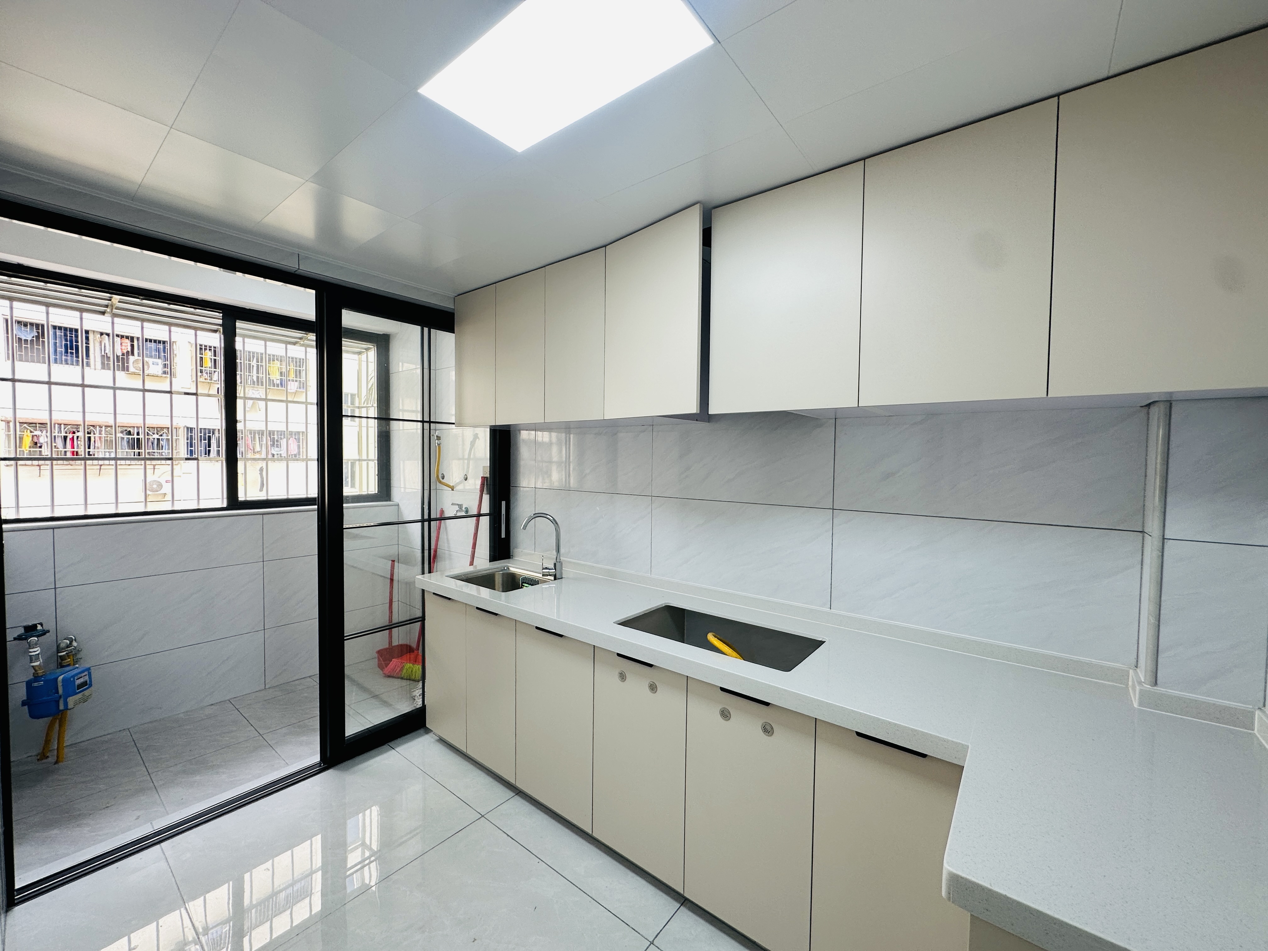 金山小区 3室2厅2卫 119.0万 金山小区 3室2厅2卫 119.0万厨房