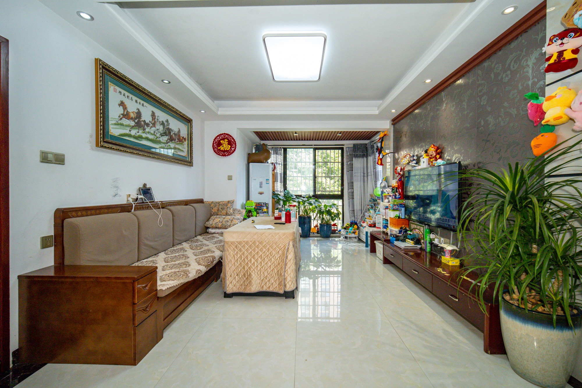 家和院 4室2厅1卫 105.0万 家和院 4室2厅1卫 105.0万客厅