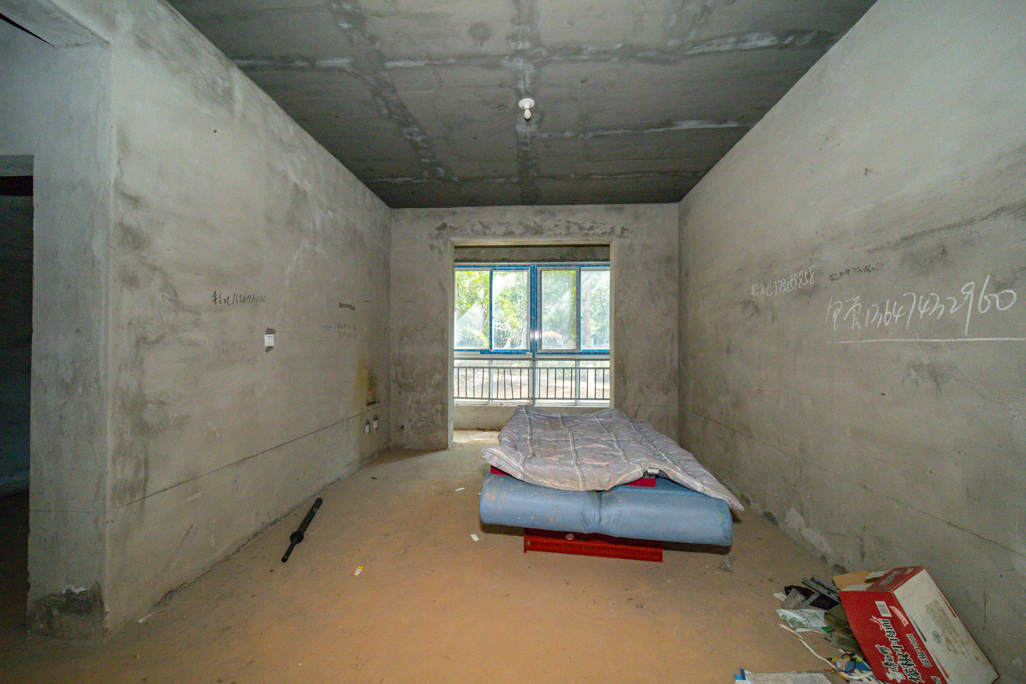 楚天世纪城西苑 3室2厅2卫 73.8万 楚天世纪城西苑 3室2厅2卫 73.8万客厅