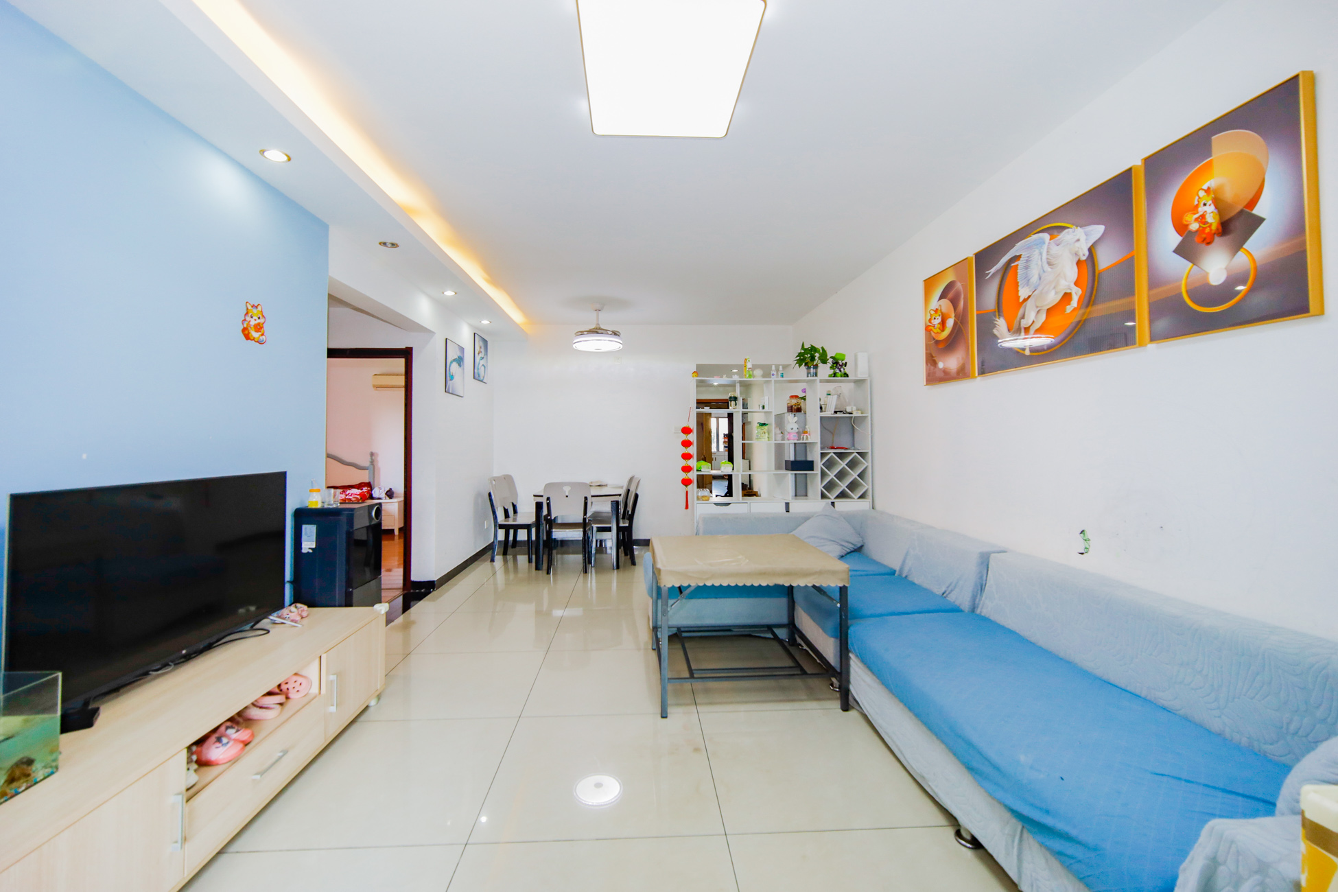 上海城小区 3室2厅2卫 91.8万 上海城小区 3室2厅2卫 91.8万客厅