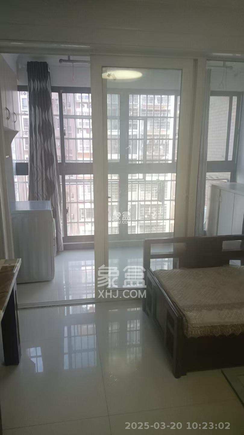 和润园一、二期  3室2厅1卫    2000.0元/月 和润园一、二期  3室2厅1卫    2000.0元/月室内图