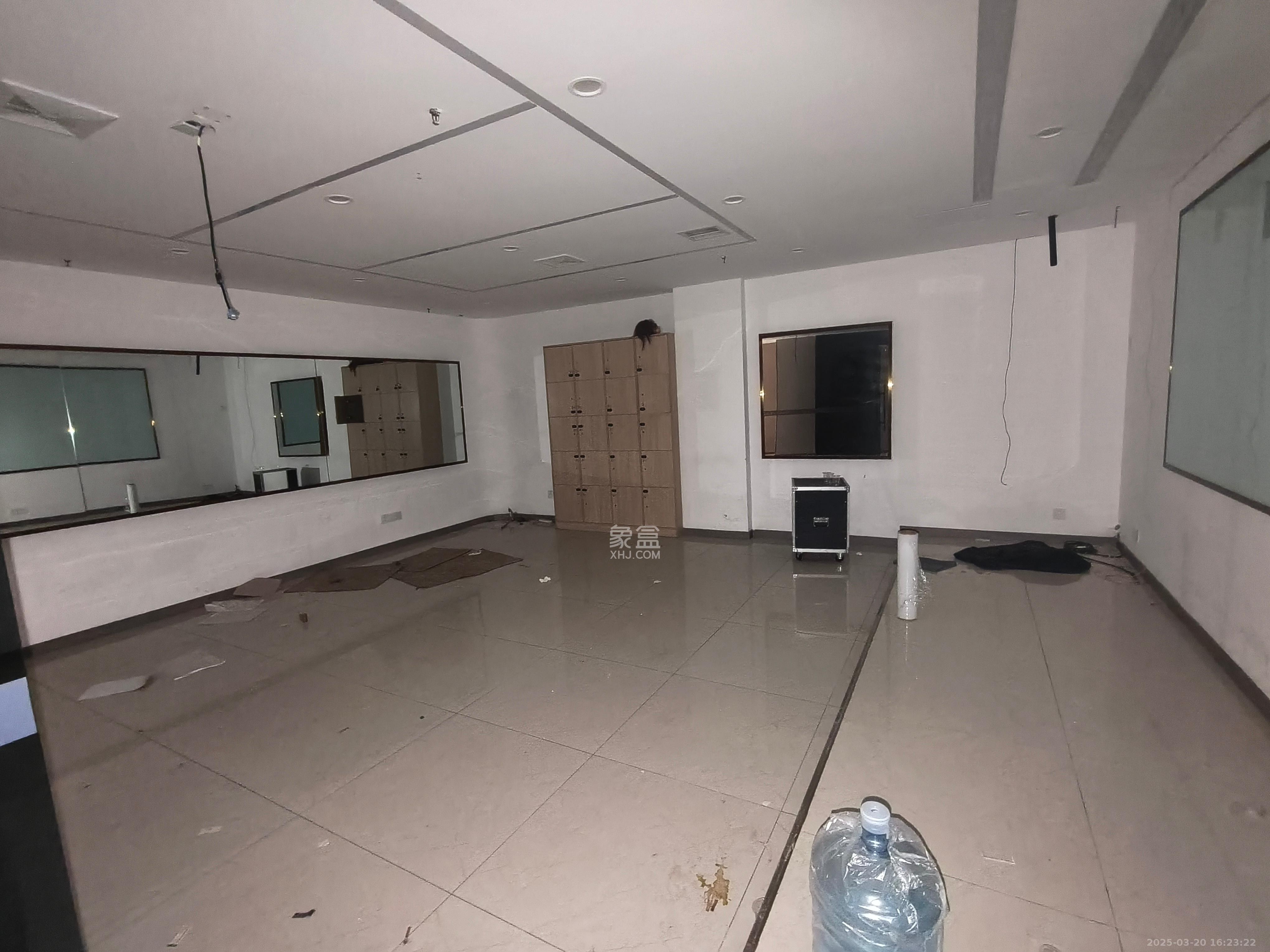 金帆大厦  3室2厅1卫    6800.0元/月 金帆大厦  3室2厅1卫    6800.0元/月室内图