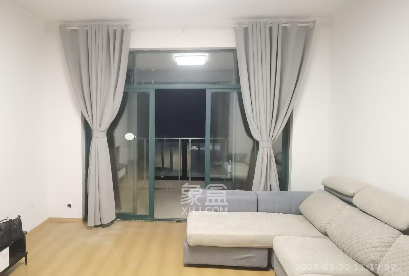 湘府东苑  3室2厅2卫    2500.0元/月 湘府东苑  3室2厅2卫    2500.0元/月室内图