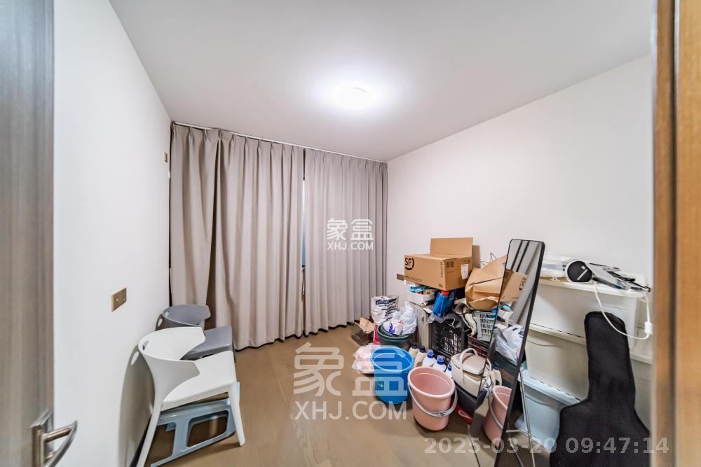 中海阅麓山二期  3室2厅2卫    3500.0元/月室内图