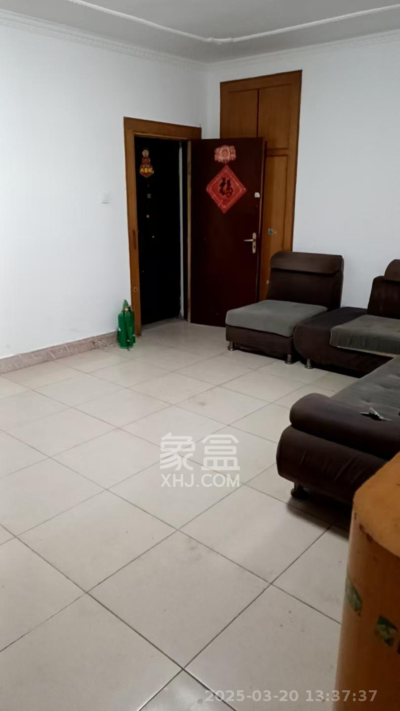 群芳园 3室2厅1卫 1600.0元/月 群芳园 3室2厅1卫 1600.0元/月室内图