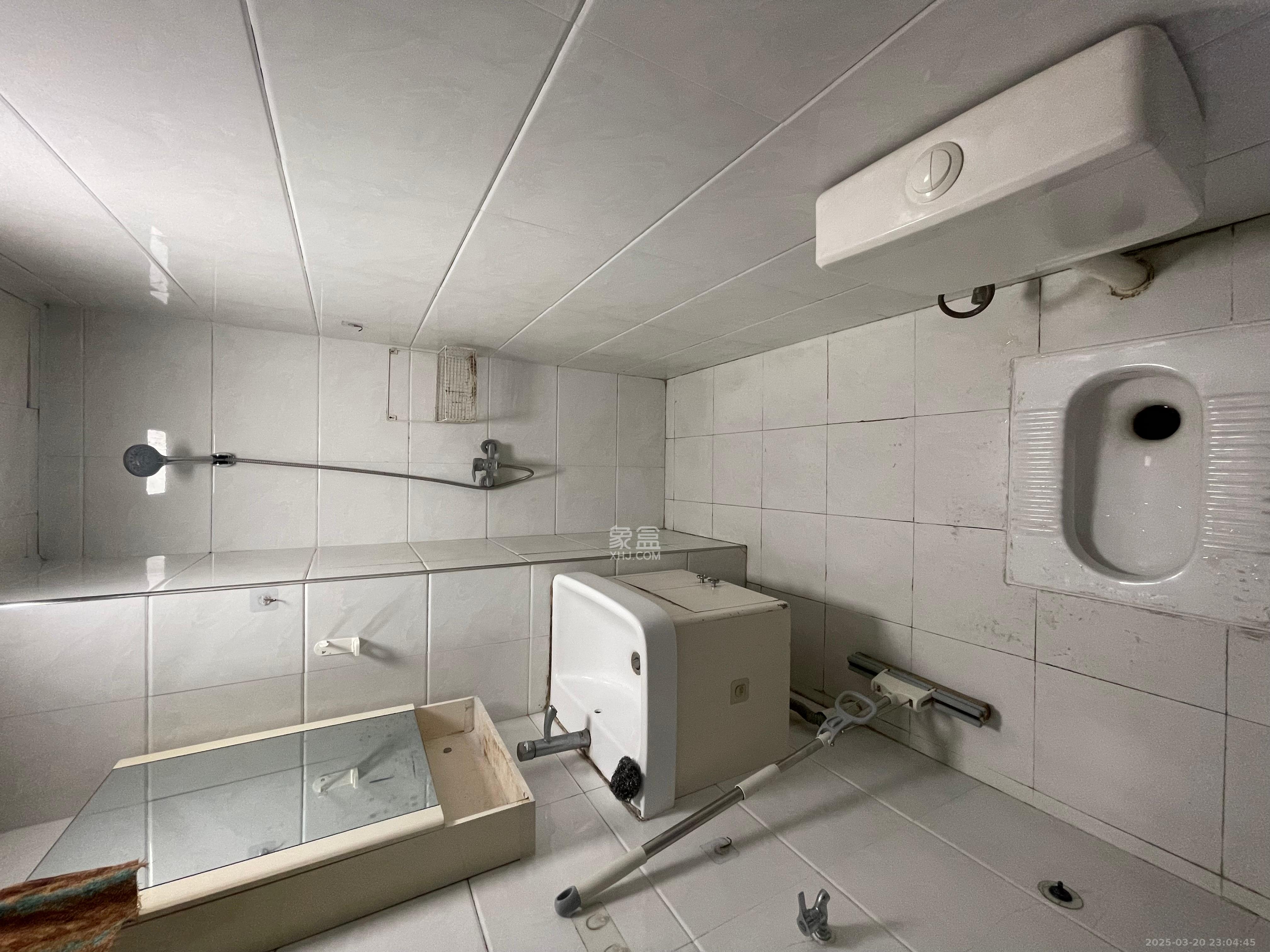 绿地V岛  1室1厅1卫    1500.0元/月 绿地V岛  1室1厅1卫    1500.0元/月室内图