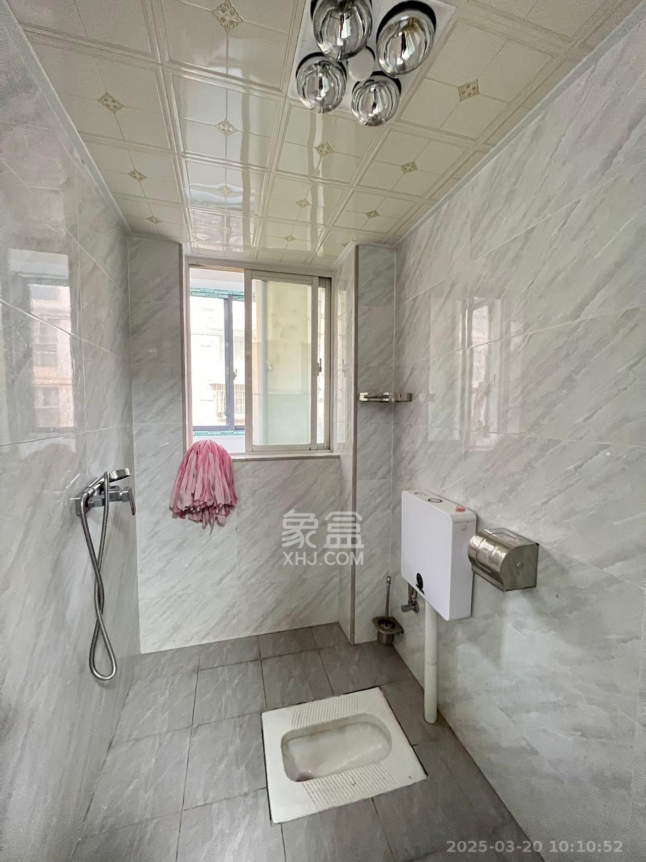 红树湾  3室2厅2卫   1700.00元/月室内图