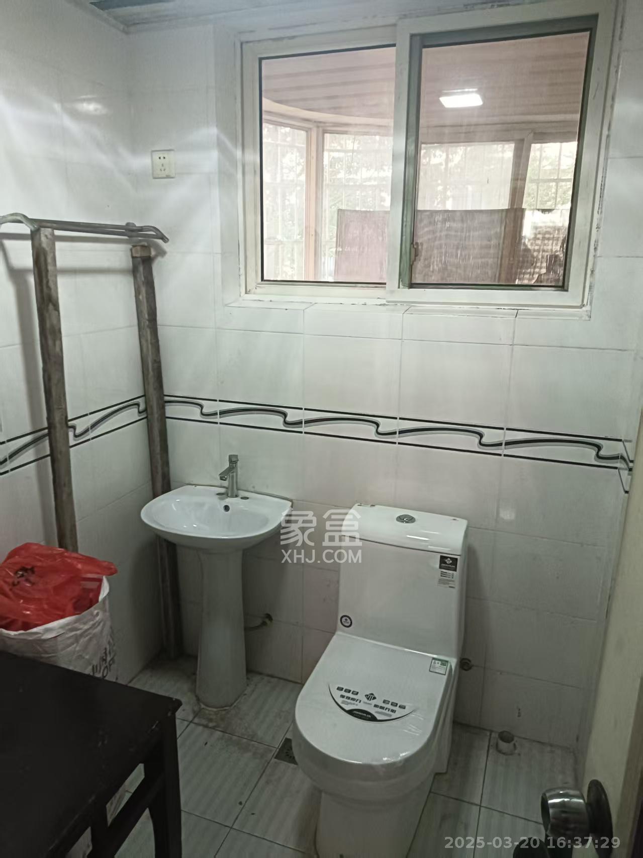 御景龙城  3室2厅2卫    1700.0元/月室内图