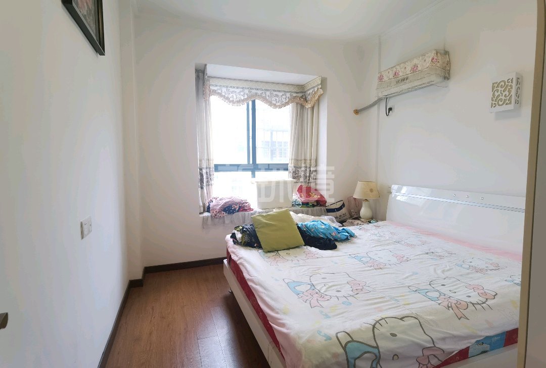 明鑫澧水湾 4室2厅2卫 68.00万 明鑫澧水湾 4室2厅2卫 68.00万客厅