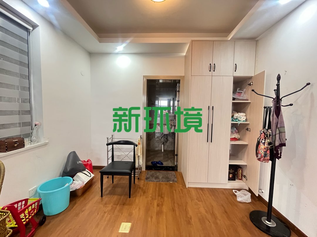 南门口安置小区  3室2厅2卫   85.00万客厅