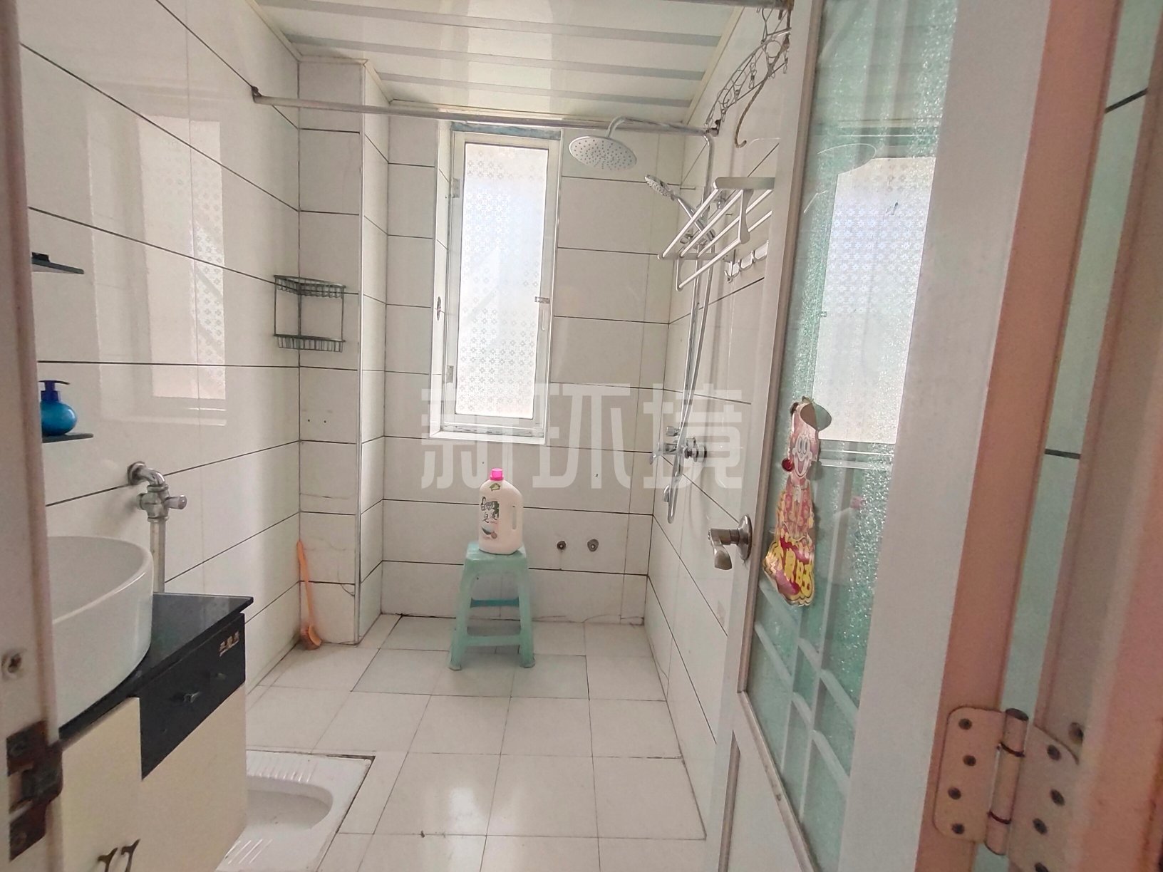 月亮湾一期 3室2厅2卫 1500.0元/月 月亮湾一期 3室2厅2卫 1500.0元/月室内图