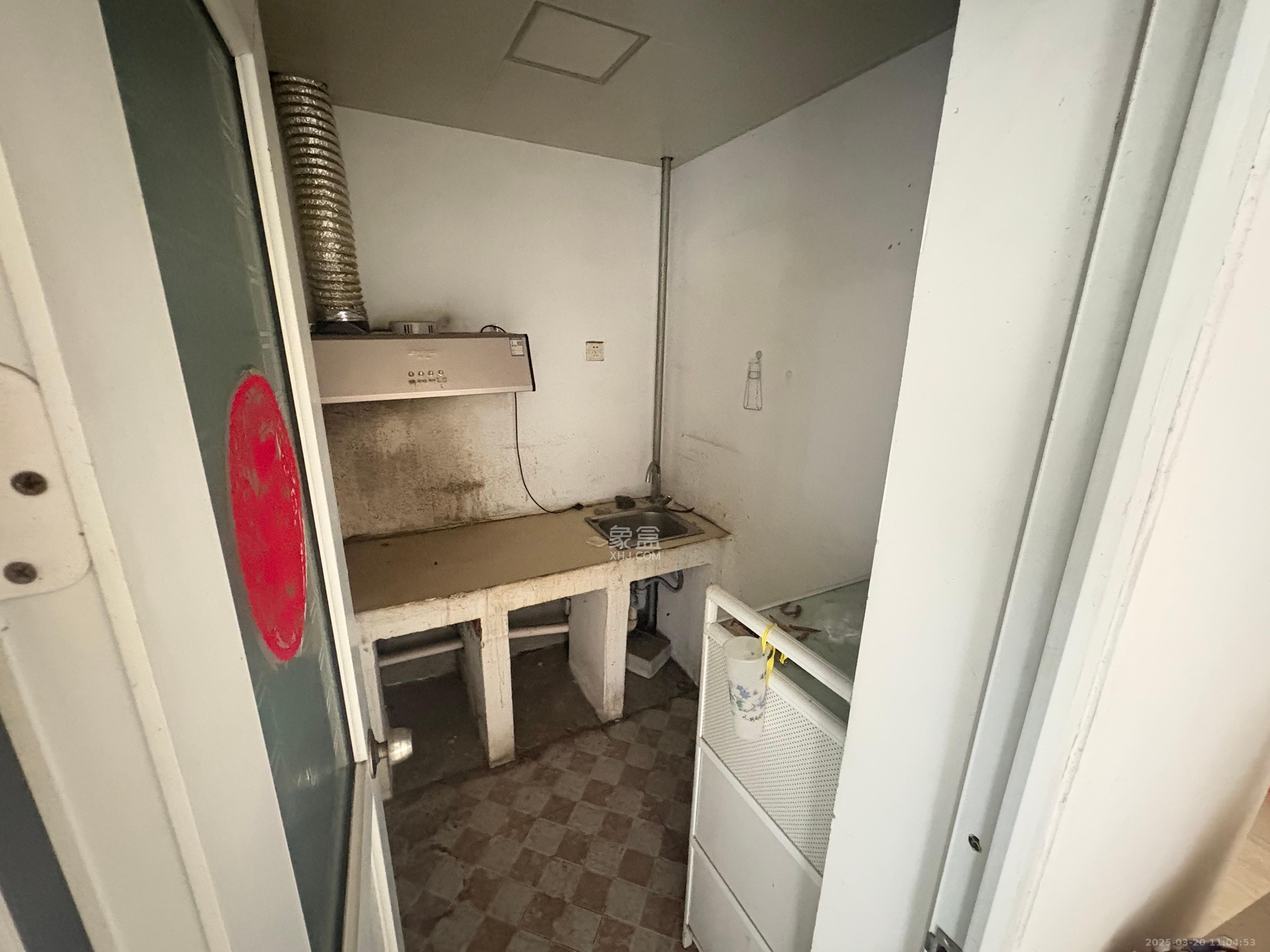 世景华庭  3室2厅2卫    1500.0元/月室内图