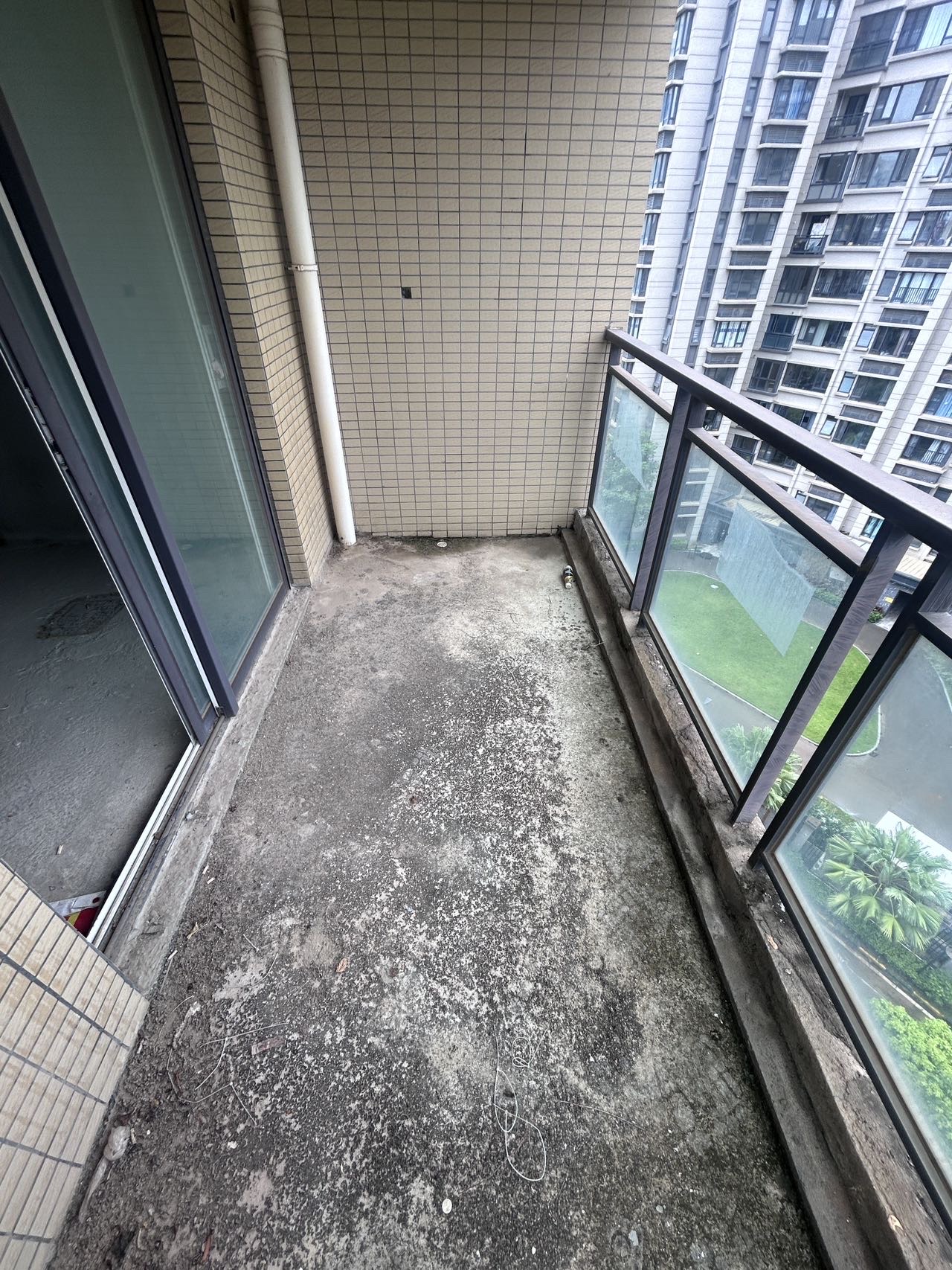 九鼎水郡  2室2厅1卫    168.0万 九鼎水郡  2室2厅1卫    168.0万客厅