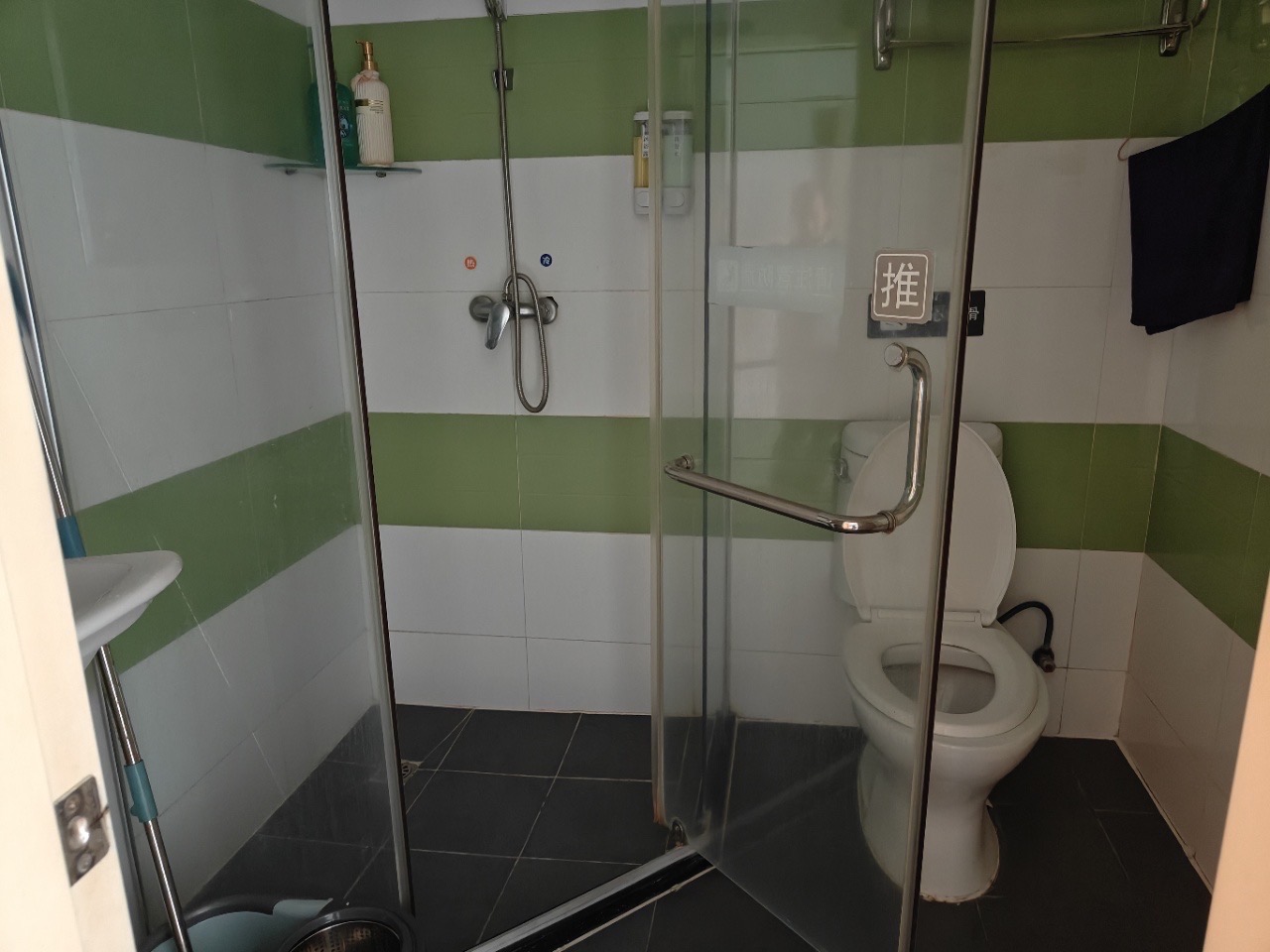 香港城 1室1厅1卫 39.0万 香港城 1室1厅1卫 39.0万客厅