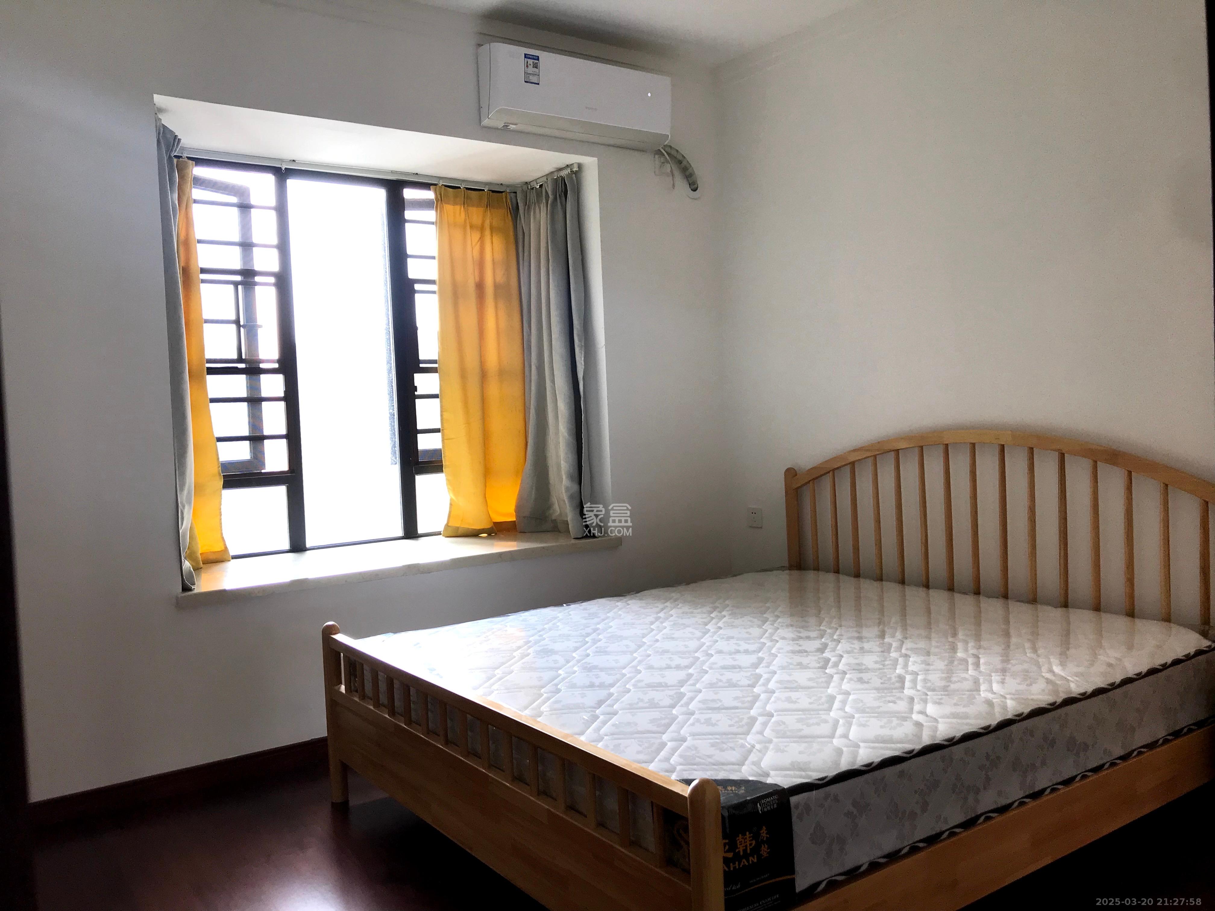万润滨江天著  4室2厅2卫   2600.00元/月室内图