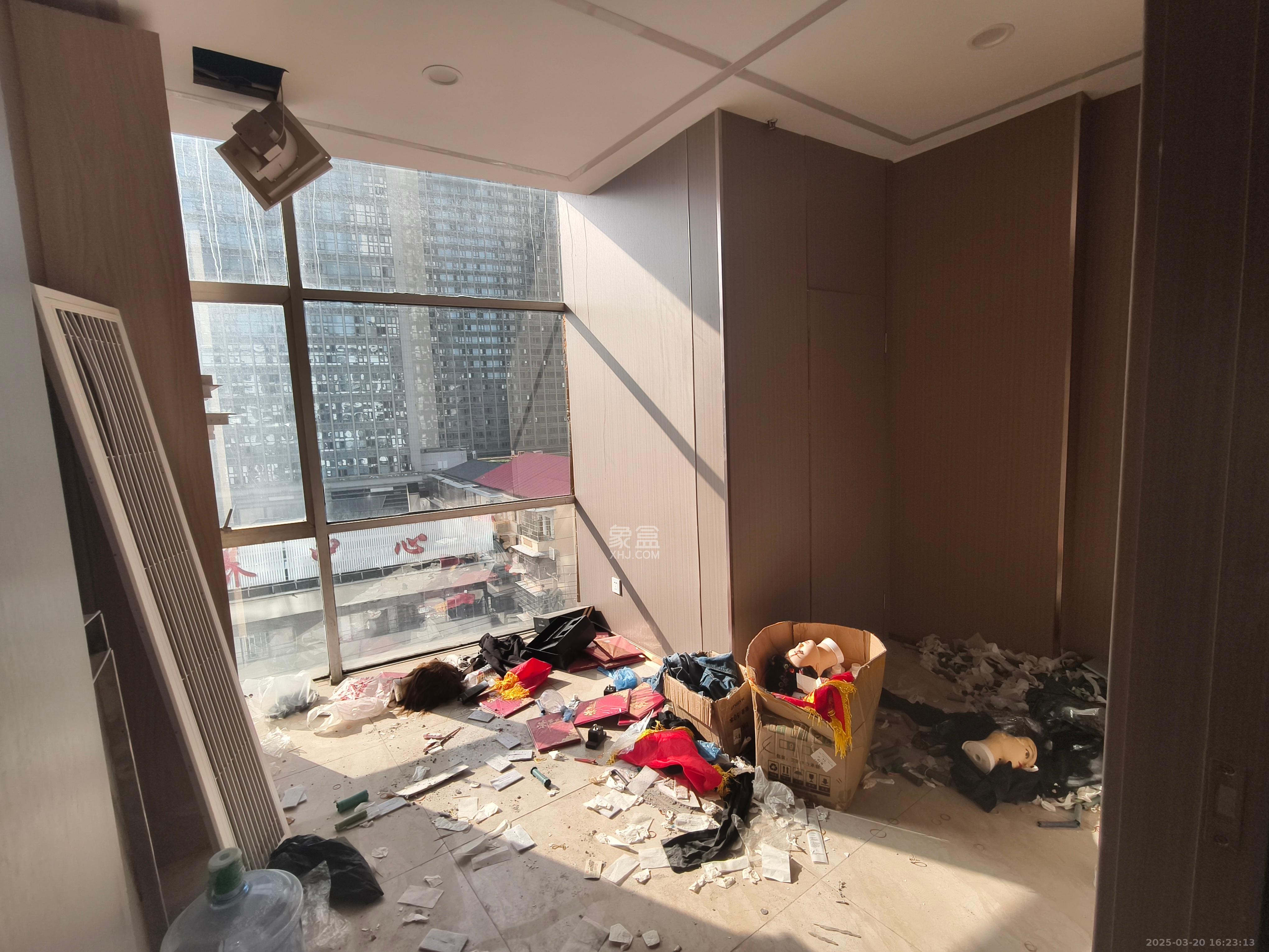 金帆大厦  3室2厅1卫   6800.00元/月室内图