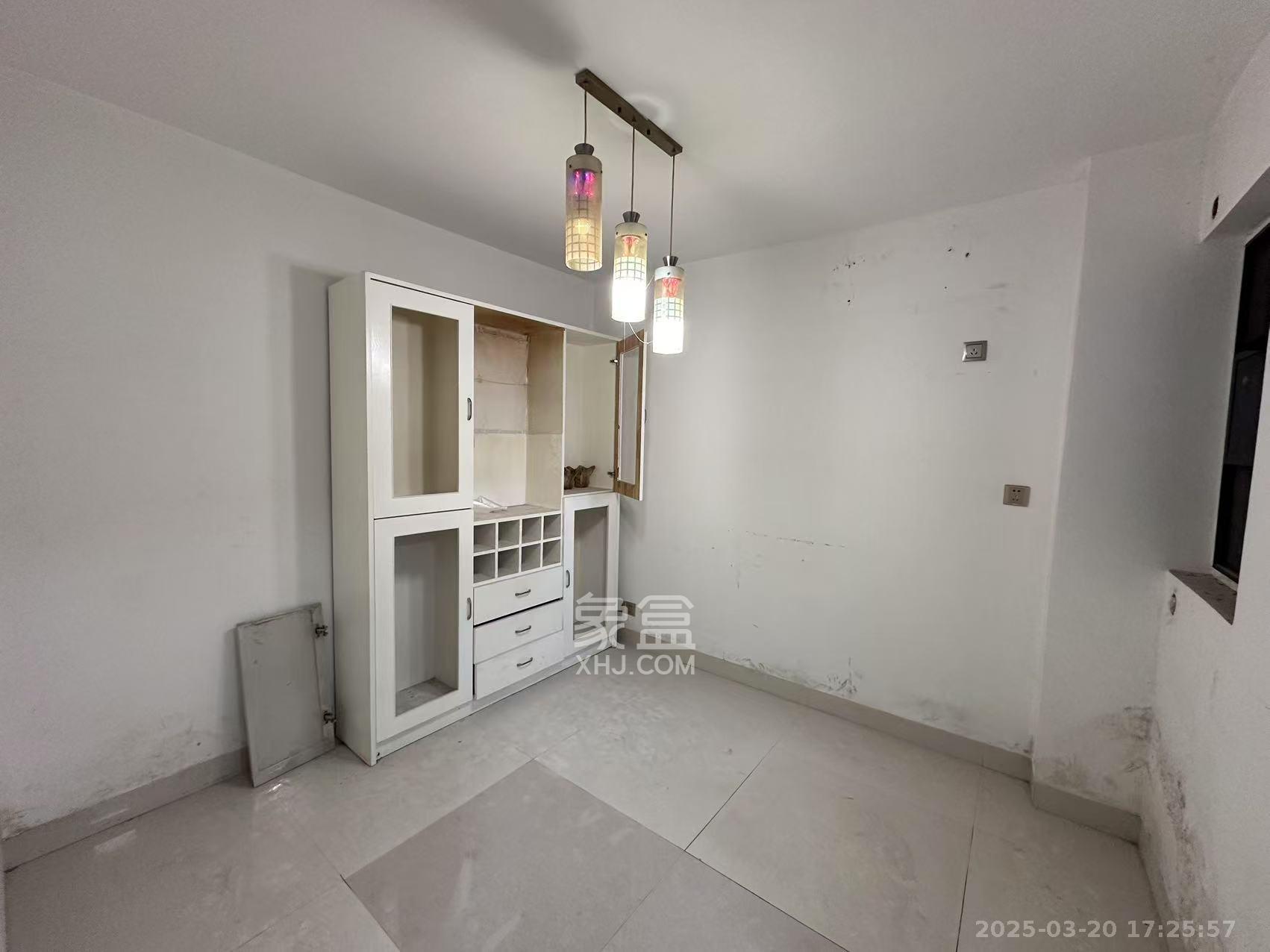 建鑫二期  3室1厅1卫   2000.00元/月室内图