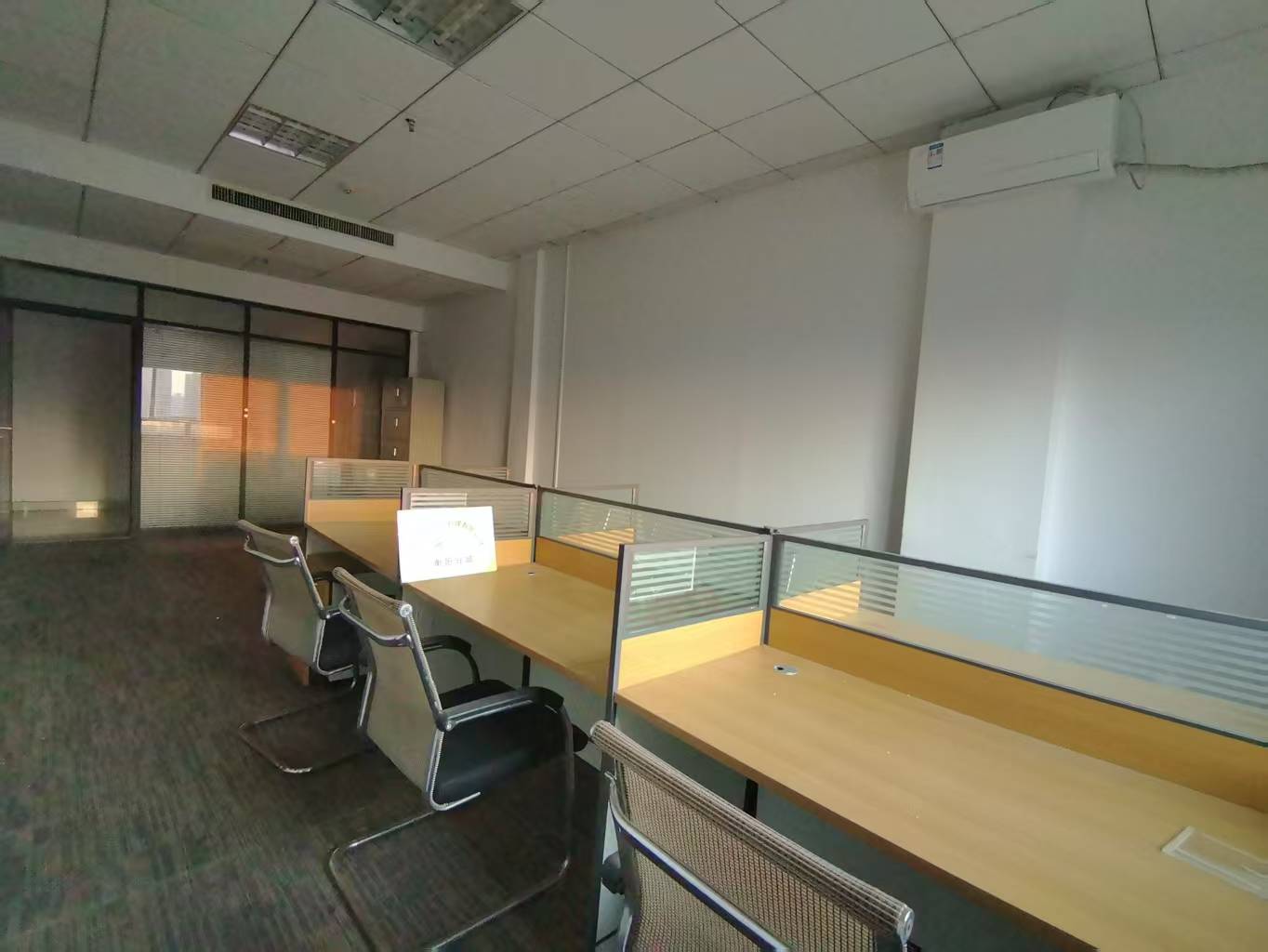 鼎丰国际 1室1厅1卫 1300.0元/月 鼎丰国际 1室1厅1卫 1300.0元/月室内图