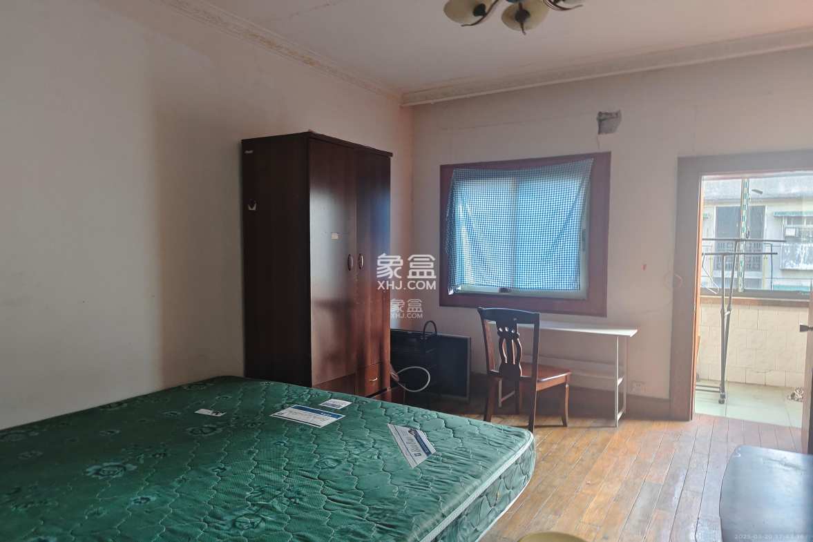 牛角塘社区  2室1厅1卫    1300.0元/月 牛角塘社区  2室1厅1卫    1300.0元/月室内图