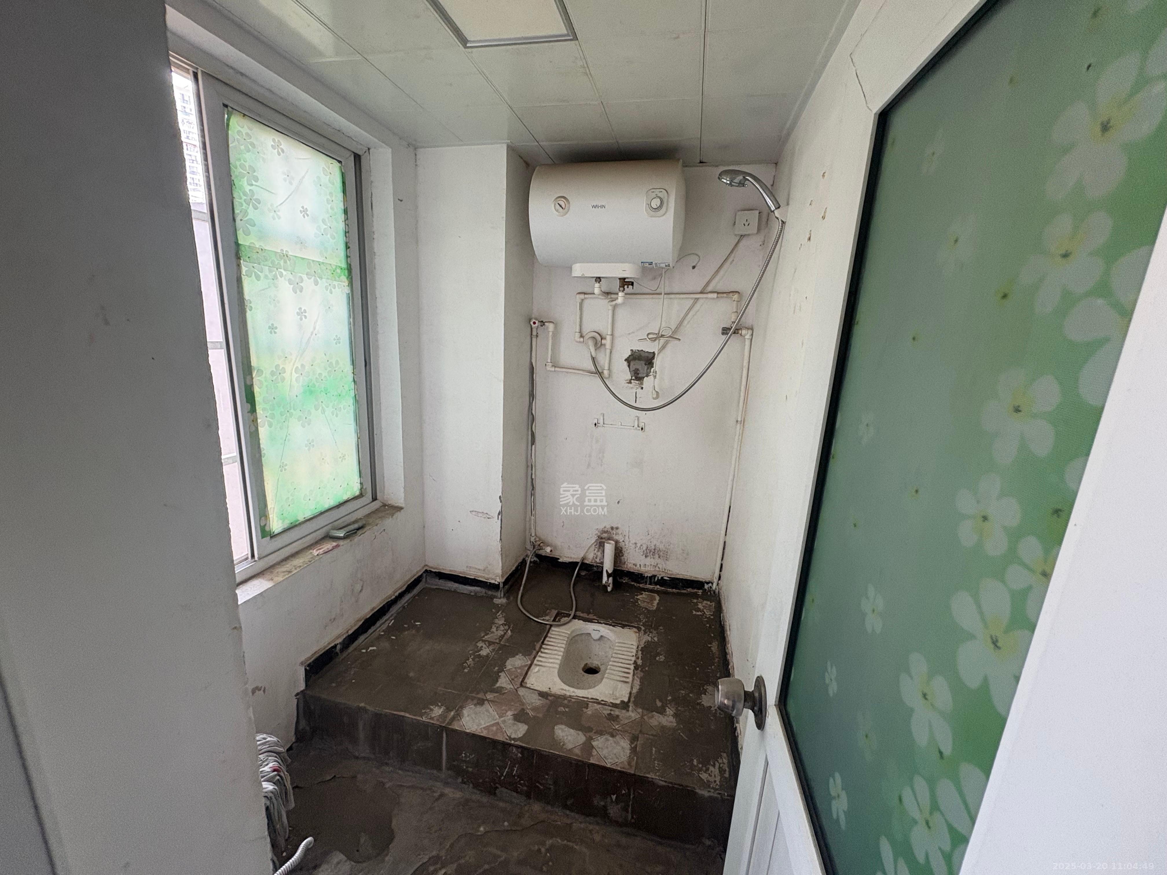 世景华庭  3室2厅2卫    1500.0元/月室内图