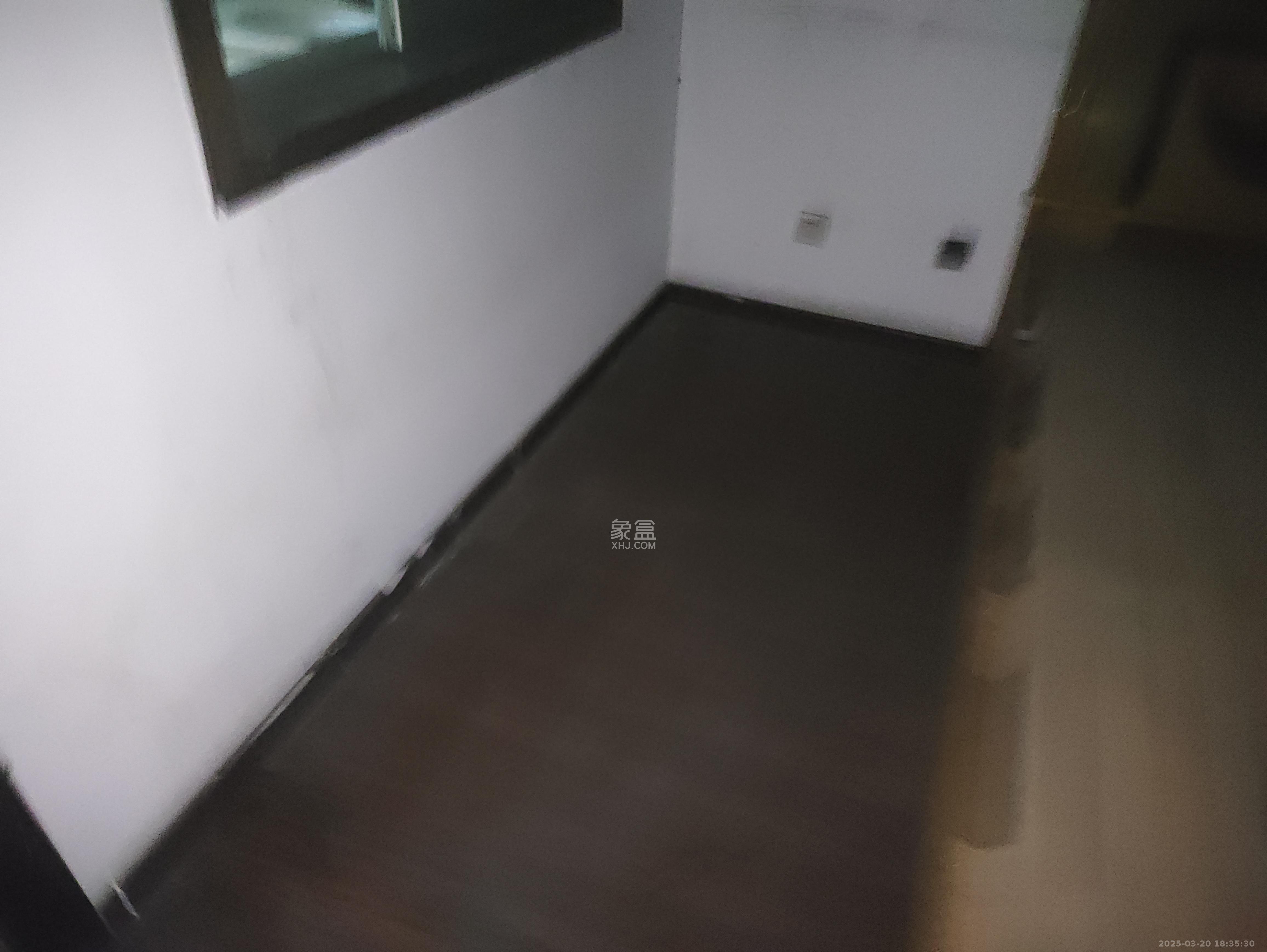 中南汽车世界 3室2厅1卫 1400.0元/月 中南汽车世界 3室2厅1卫 1400.0元/月室内图