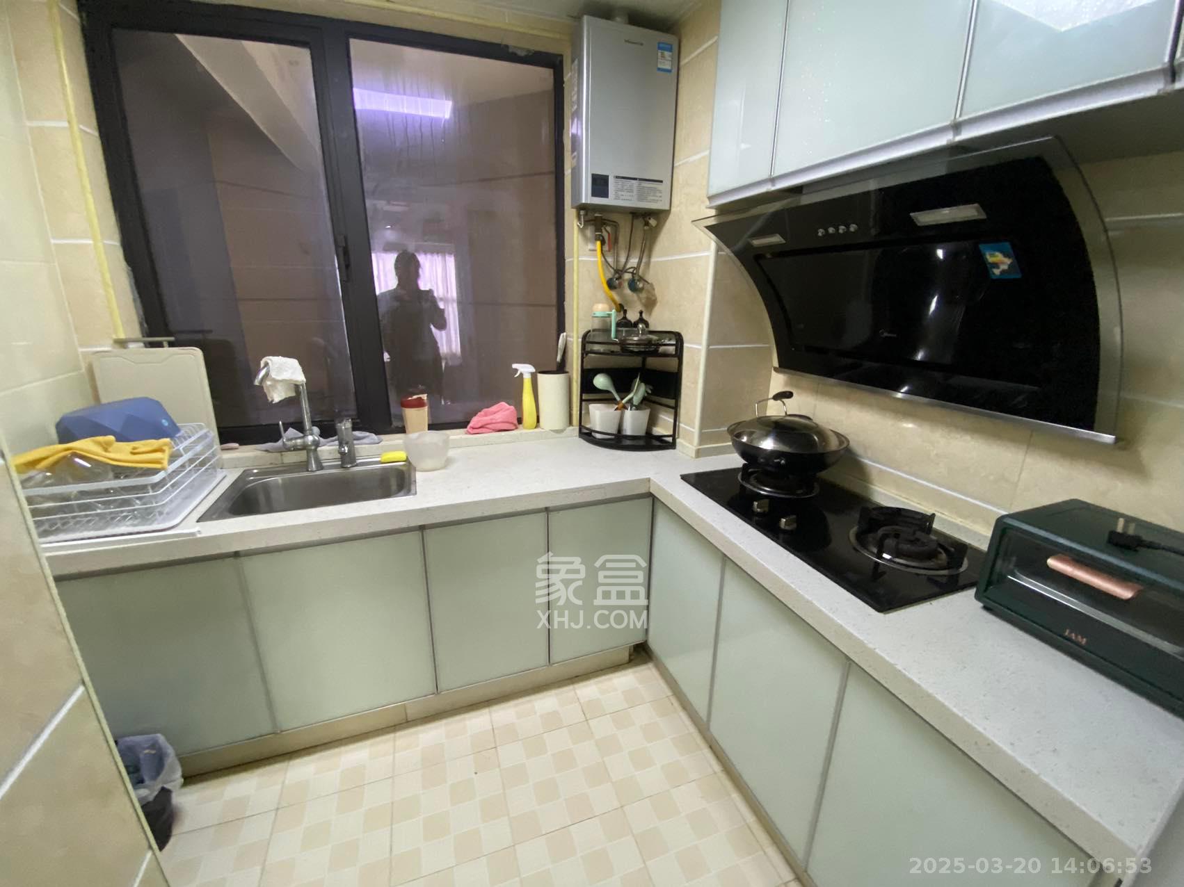 达美D6区  2室1厅1卫   2700.00元/月室内图
