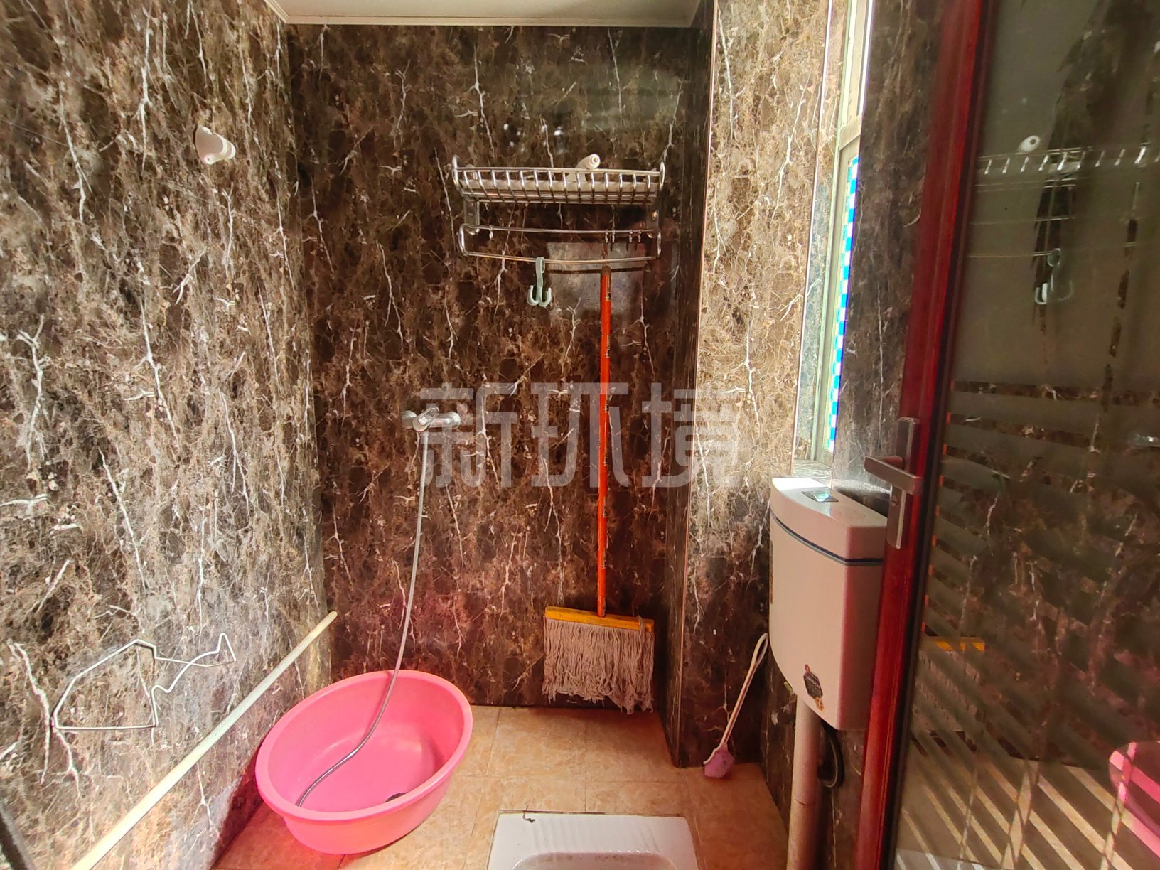 月亮湾一期 3室2厅2卫 1500.0元/月 月亮湾一期 3室2厅2卫 1500.0元/月室内图