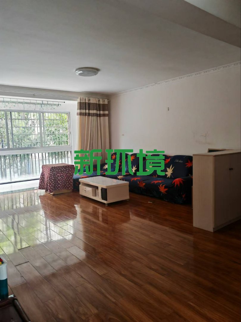 市委四号院  5室3厅2卫    2000.0元/月 市委四号院  5室3厅2卫    2000.0元/月室内图