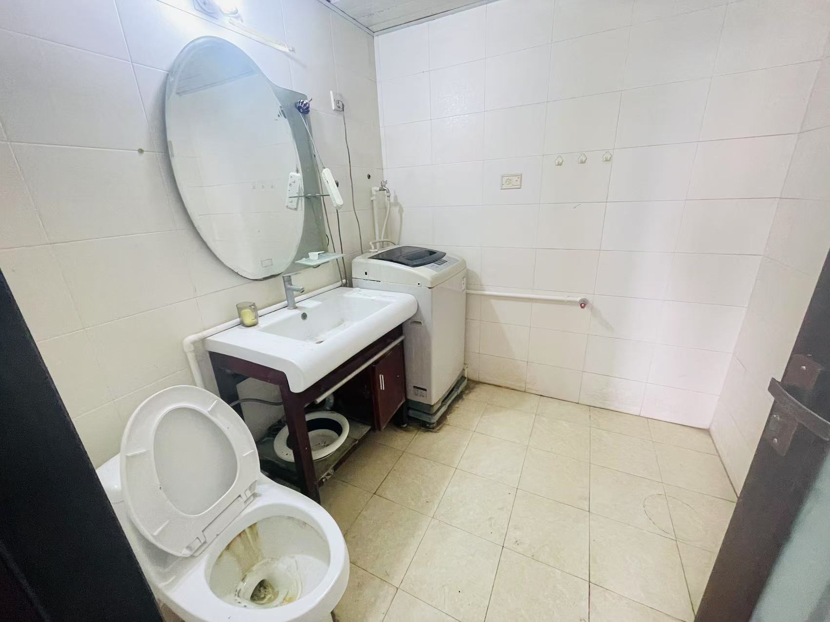 中北大厦  3室2厅2卫   2200.00元/月室内图