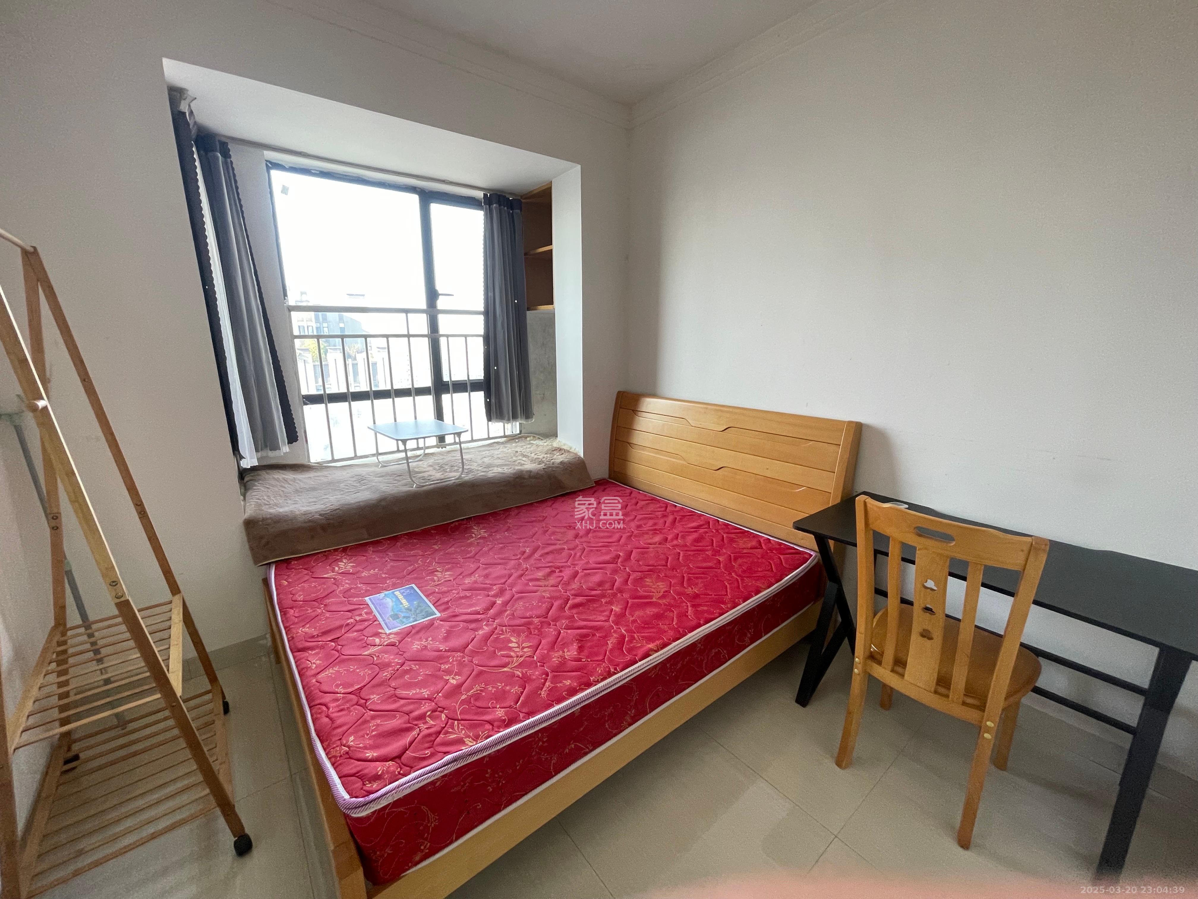 绿地V岛  1室1厅1卫    1500.0元/月 绿地V岛  1室1厅1卫    1500.0元/月室内图