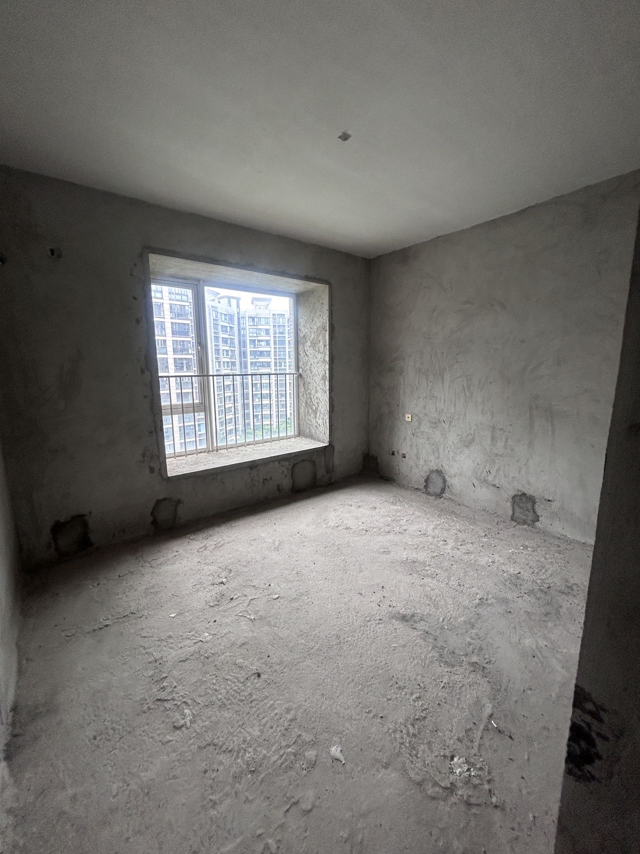 九鼎水郡  2室2厅1卫    168.0万 九鼎水郡  2室2厅1卫    168.0万客厅