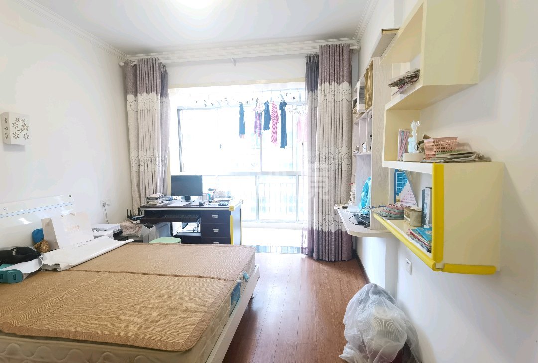 明鑫澧水湾 4室2厅2卫 68.00万 明鑫澧水湾 4室2厅2卫 68.00万客厅